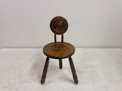 Sedia francese di metà secolo in Oak intagliato nello stile di Charles Dudouyt