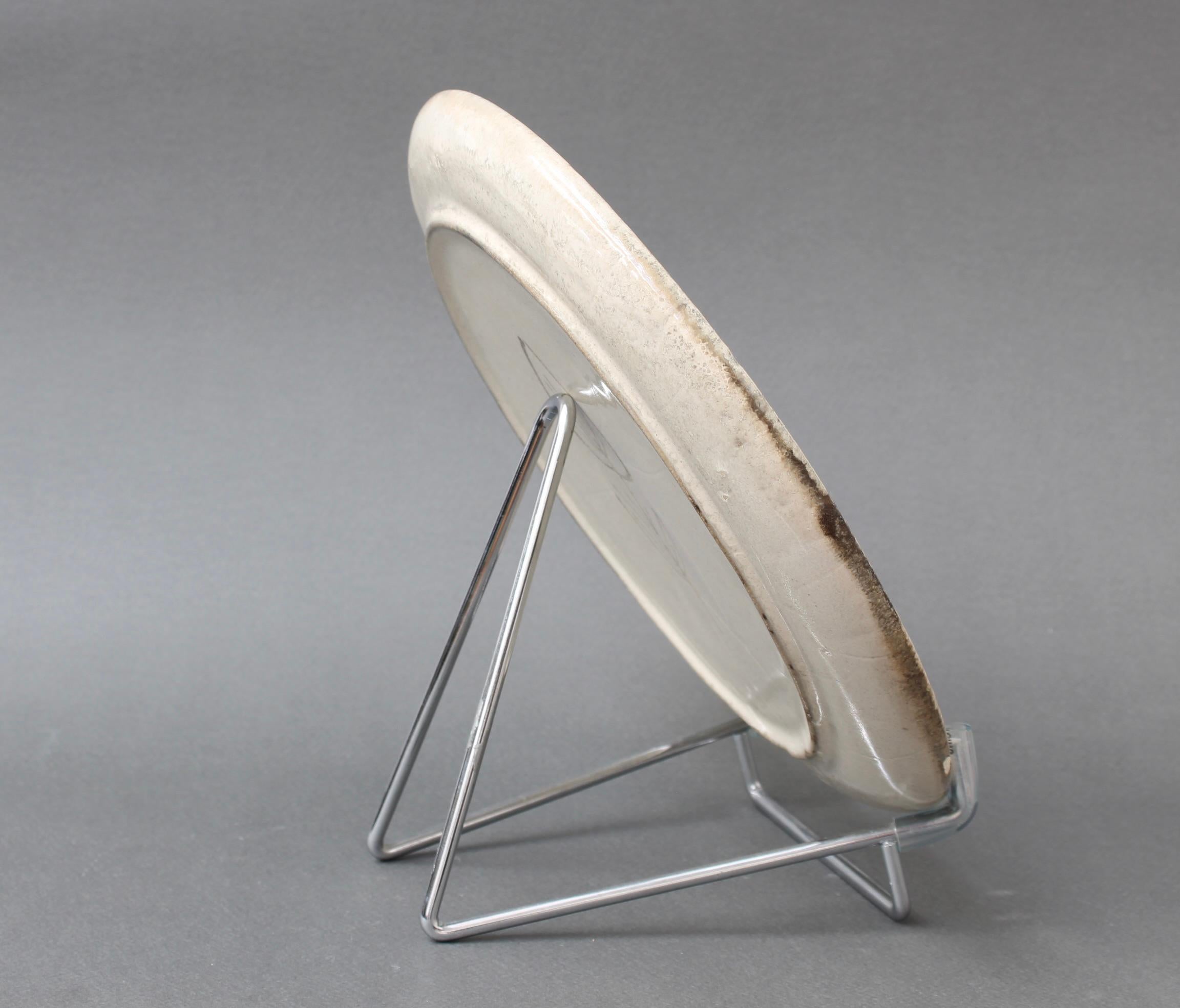 Mid-Century French Ceramic Decorative Plate by Le Mûrier (circa 1960s) In Fair Condition In London, GB