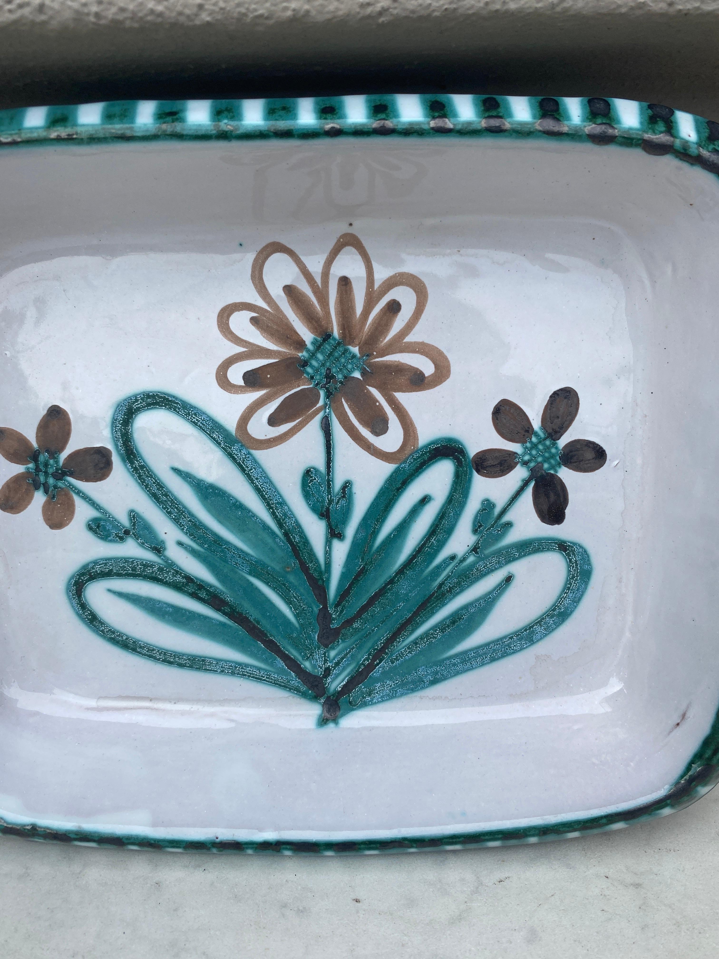 Large Mid-century French Ceramic dish signed Robert Picault Vallauris.
Decorated with flowers.