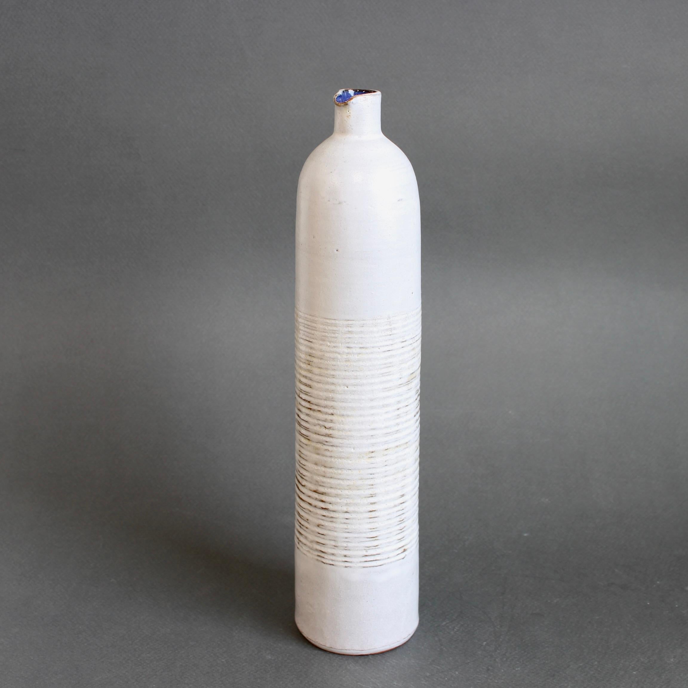 Francese Vaso da fiori francese di metà secolo in ceramica di Les Argonautes in vendita