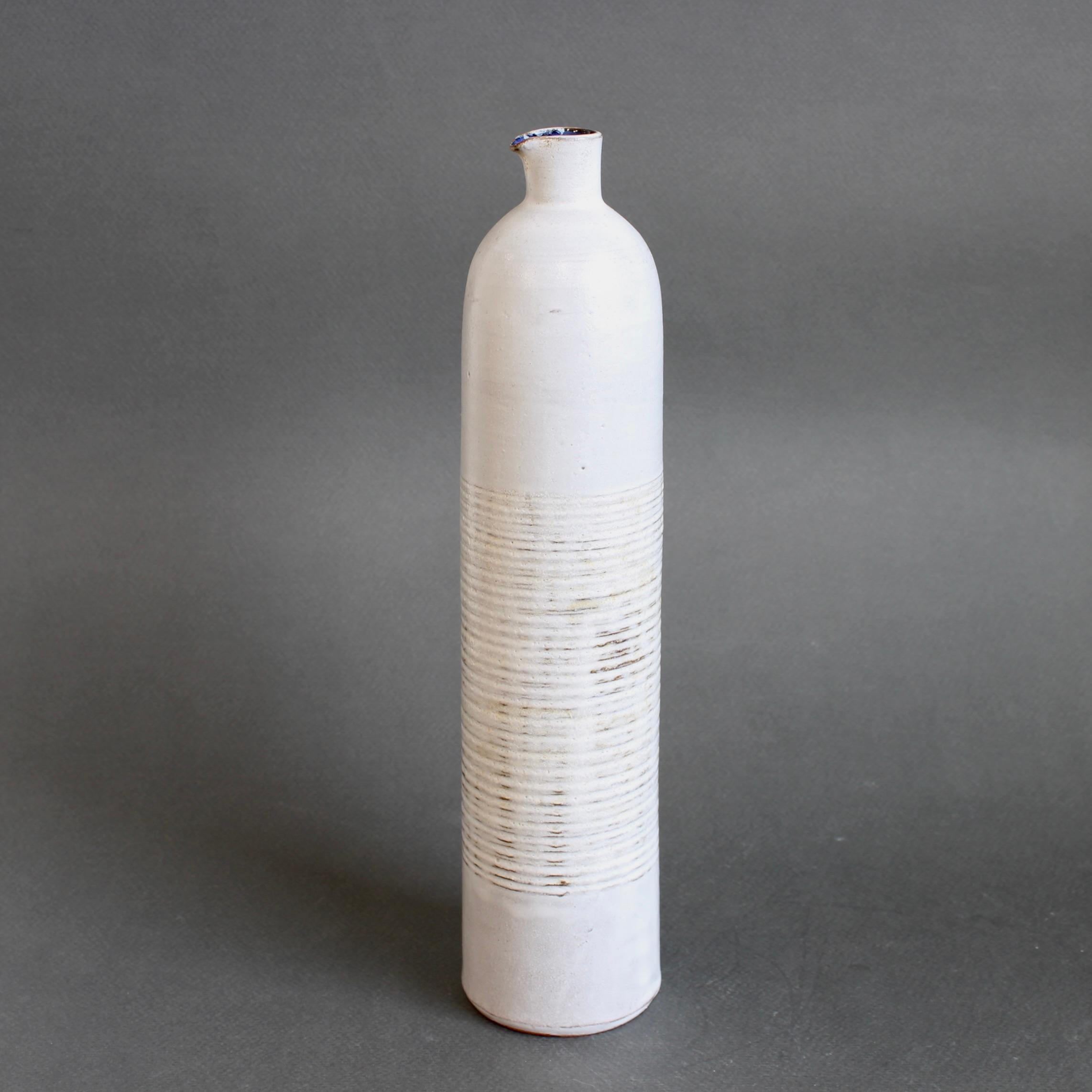 Vaso da fiori francese di metà secolo in ceramica di Les Argonautes In condizioni buone in vendita a London, GB