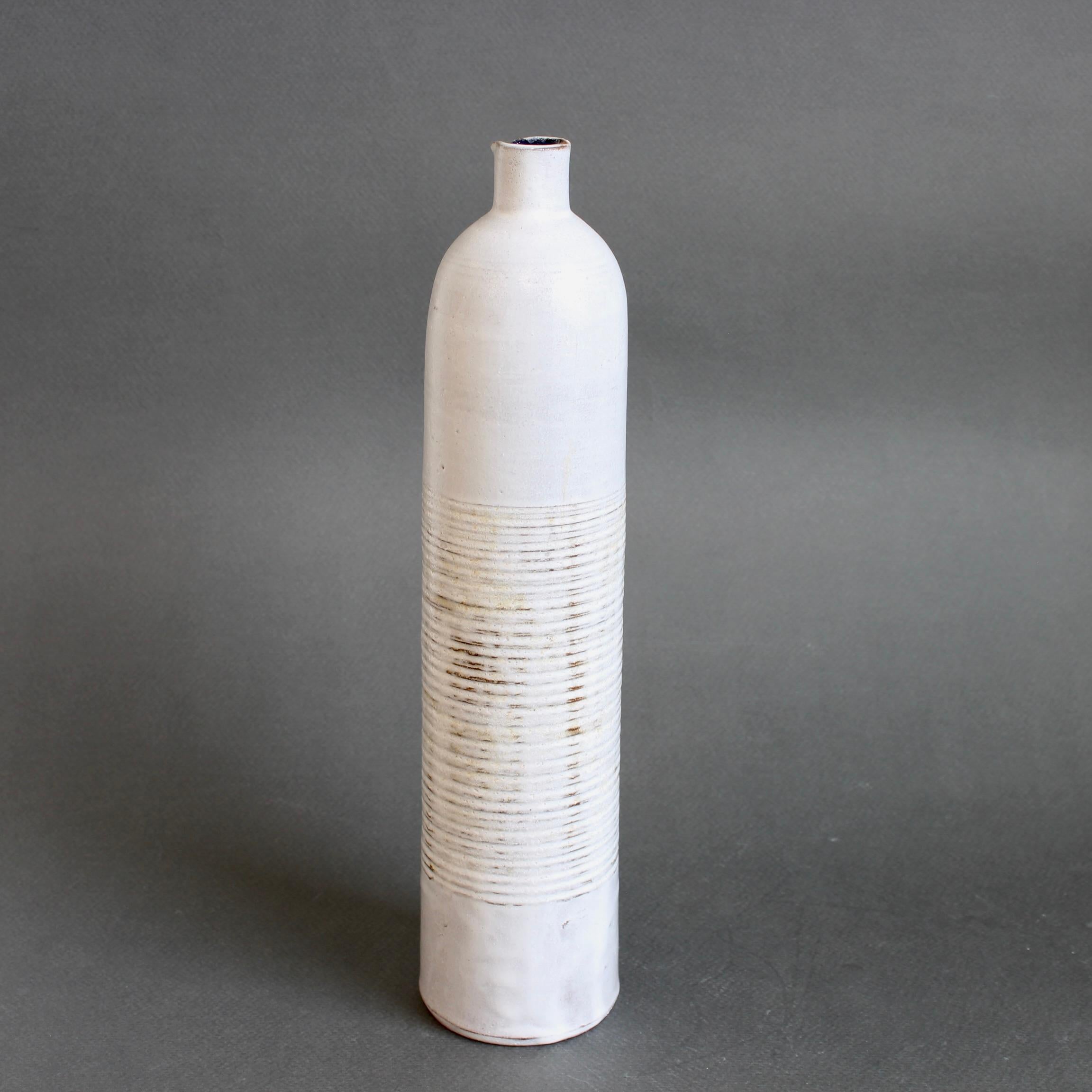 XX secolo Vaso da fiori francese di metà secolo in ceramica di Les Argonautes in vendita