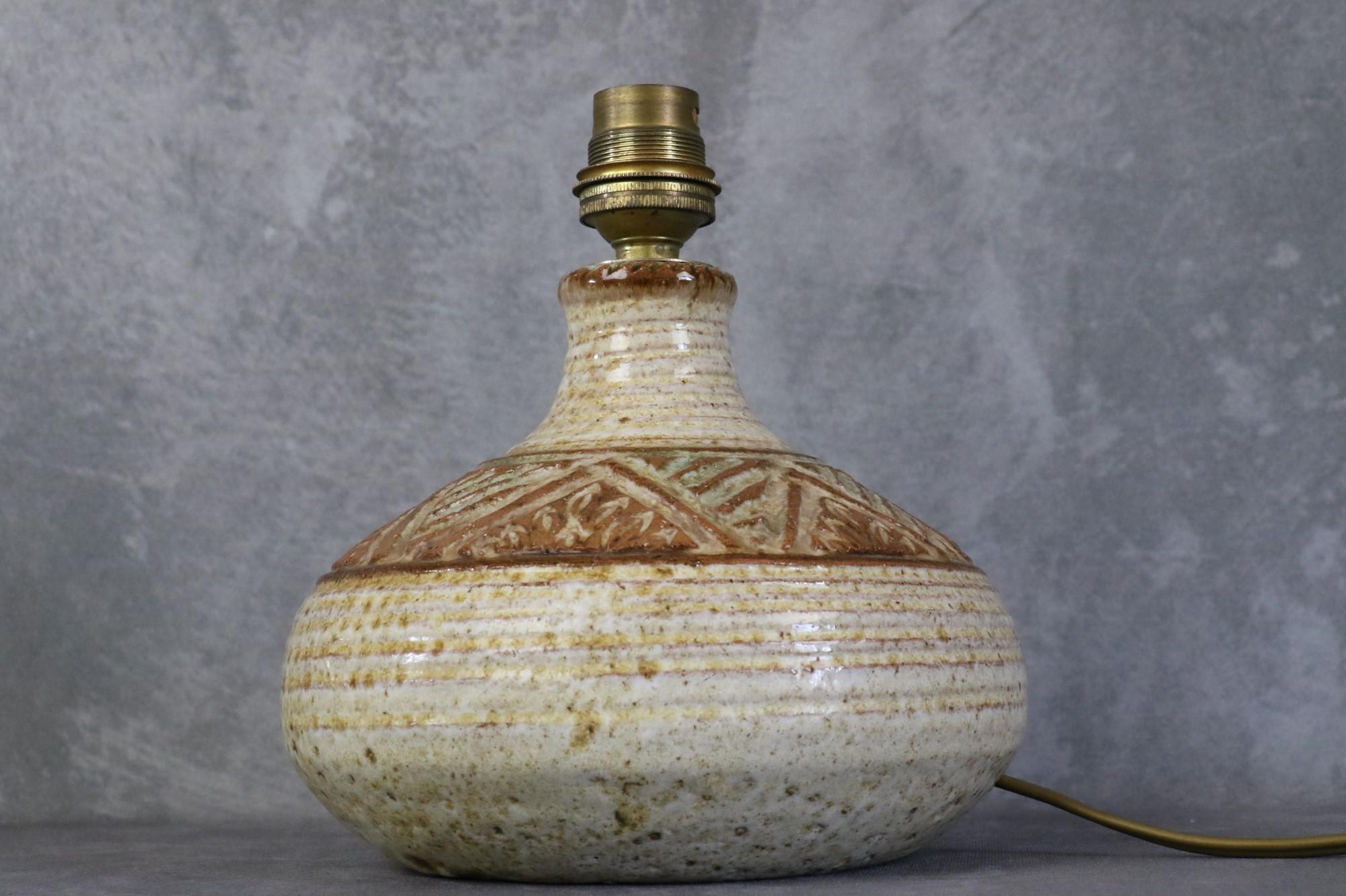 Émaillé Lampe en céramique française du milieu du siècle dernier de Marcel Giraud, Vallauris, poterie des années 1960 en vente