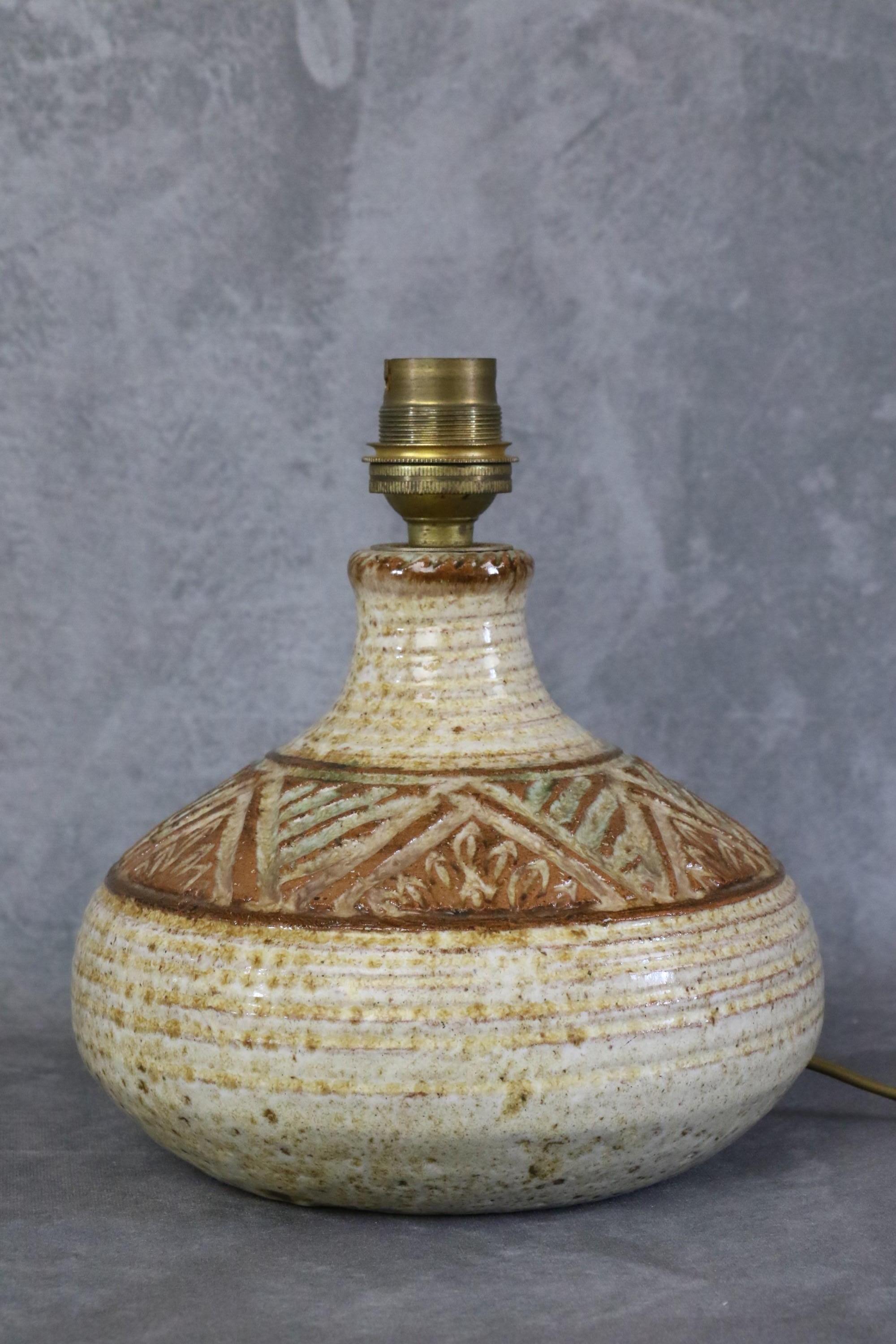 Mid-Century French Ceramic Lamp by Marcel Giraud, Vallauris, 1960s Pottery In Good Condition For Sale In Camblanes et Meynac, FR