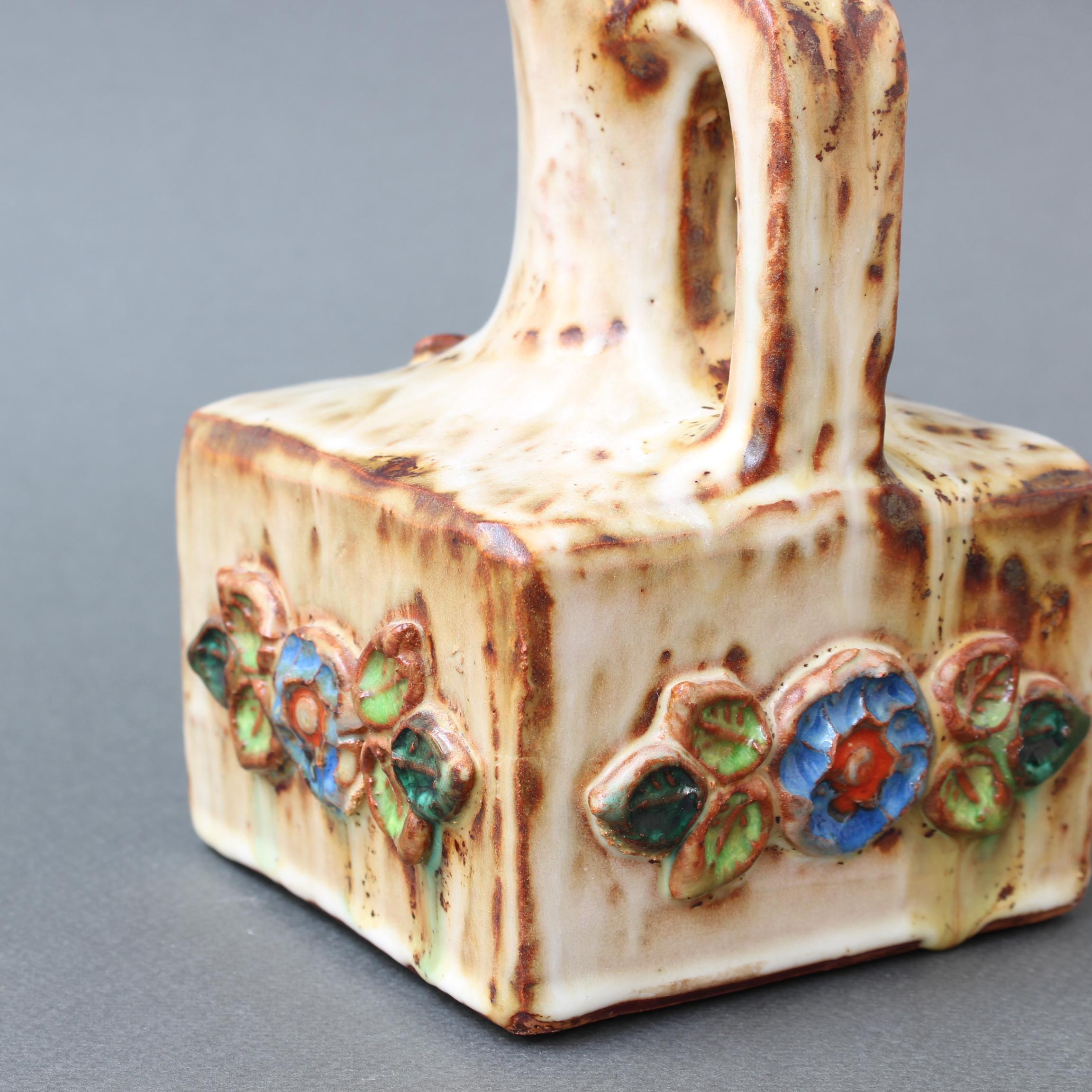 Französischer Keramikkrug der Jahrhundertmitte von La Roue 'circa 1960er Jahre', klein im Angebot 13
