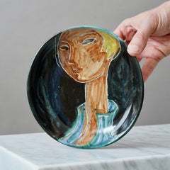 Französischer Keramikteller der Jahrhundertmitte von Naumovitch Gourju, Grand Chêne, Vallauris.