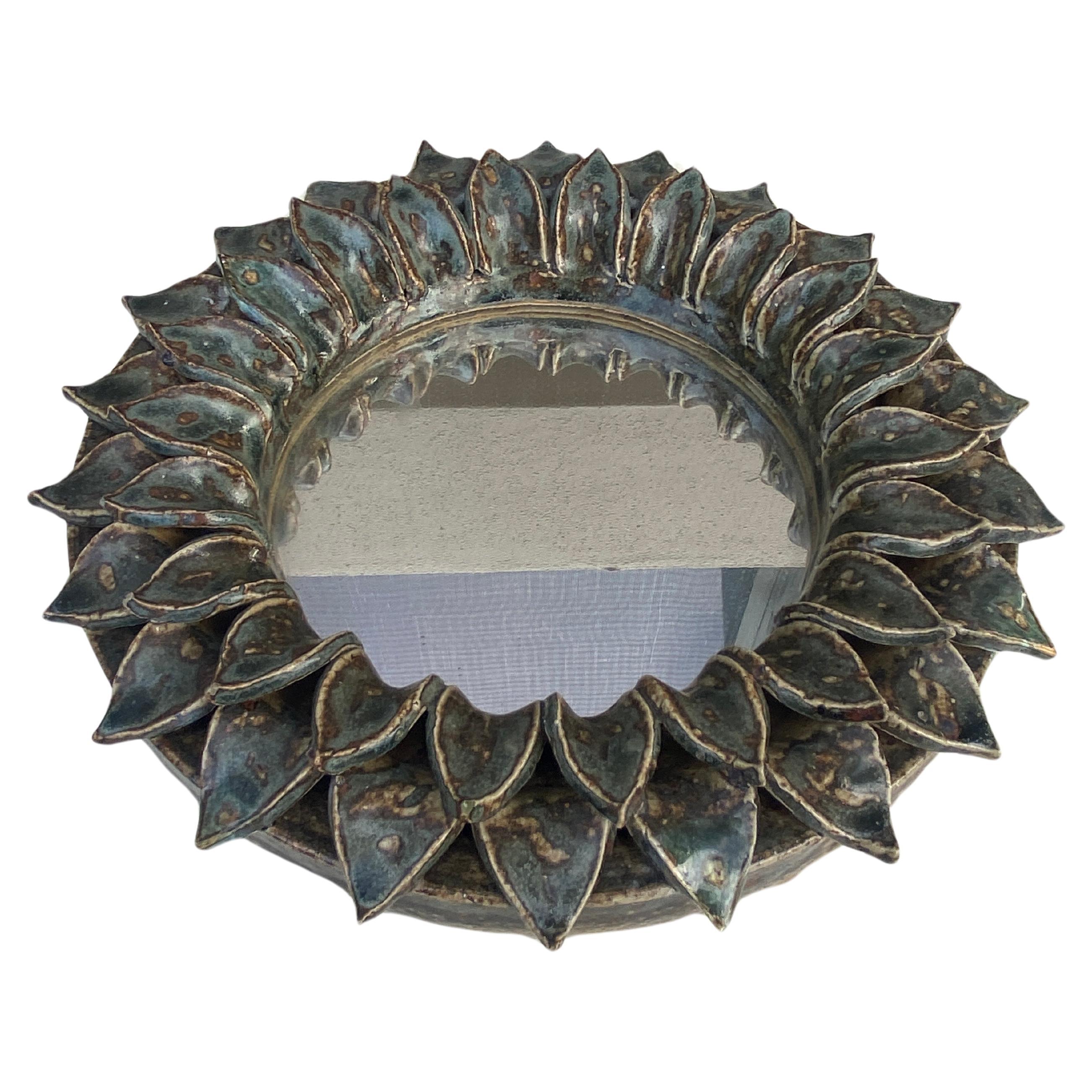Mid-Century French Ceramic Round Leaves Mirror.
Diameter / 11 inches.