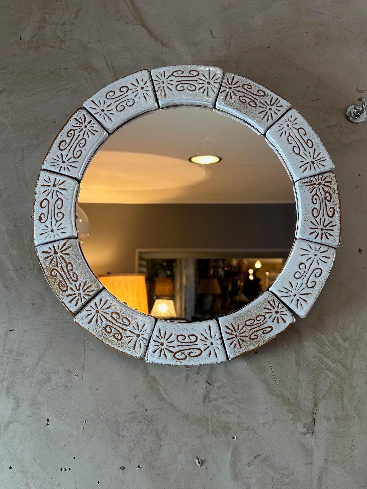 Céramique Miroir arrondi en céramique française du milieu du siècle, années 1960 en vente
