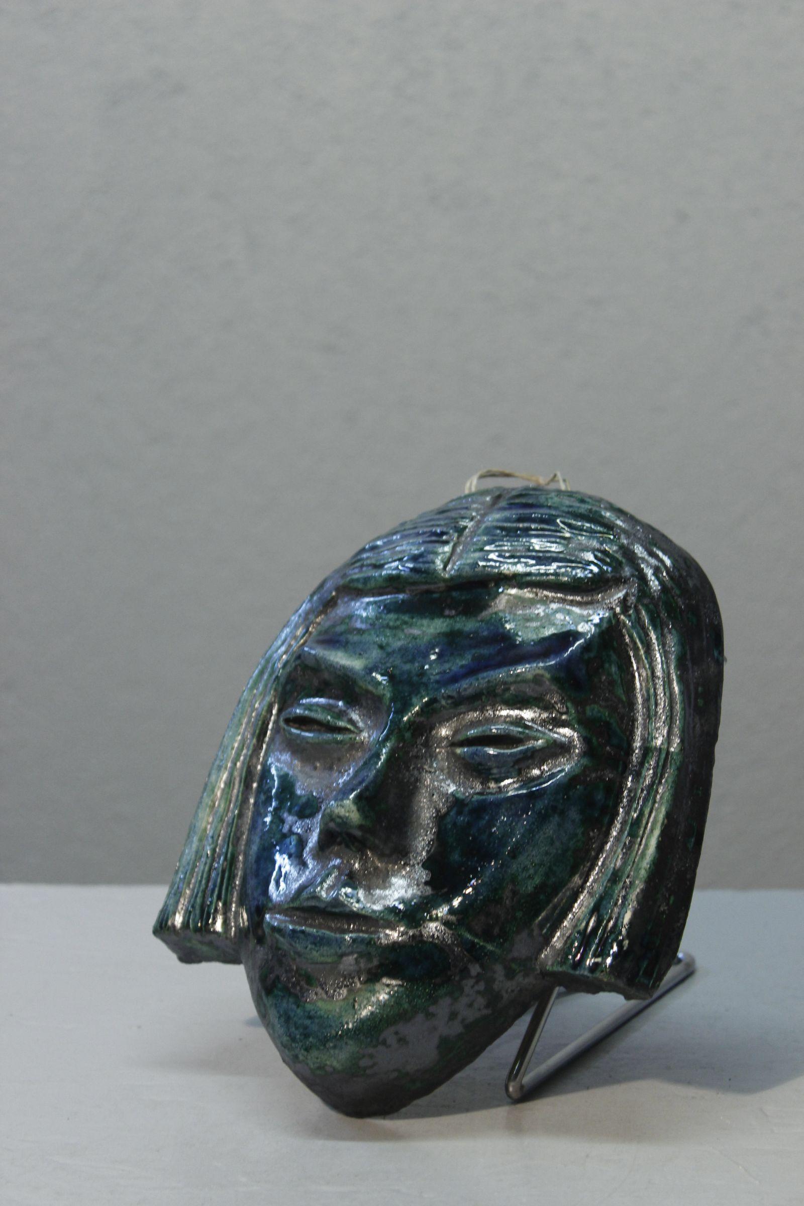 Mid century French ceramic wall mask, 1950s In Good Condition For Sale In STRASBOURG, FR