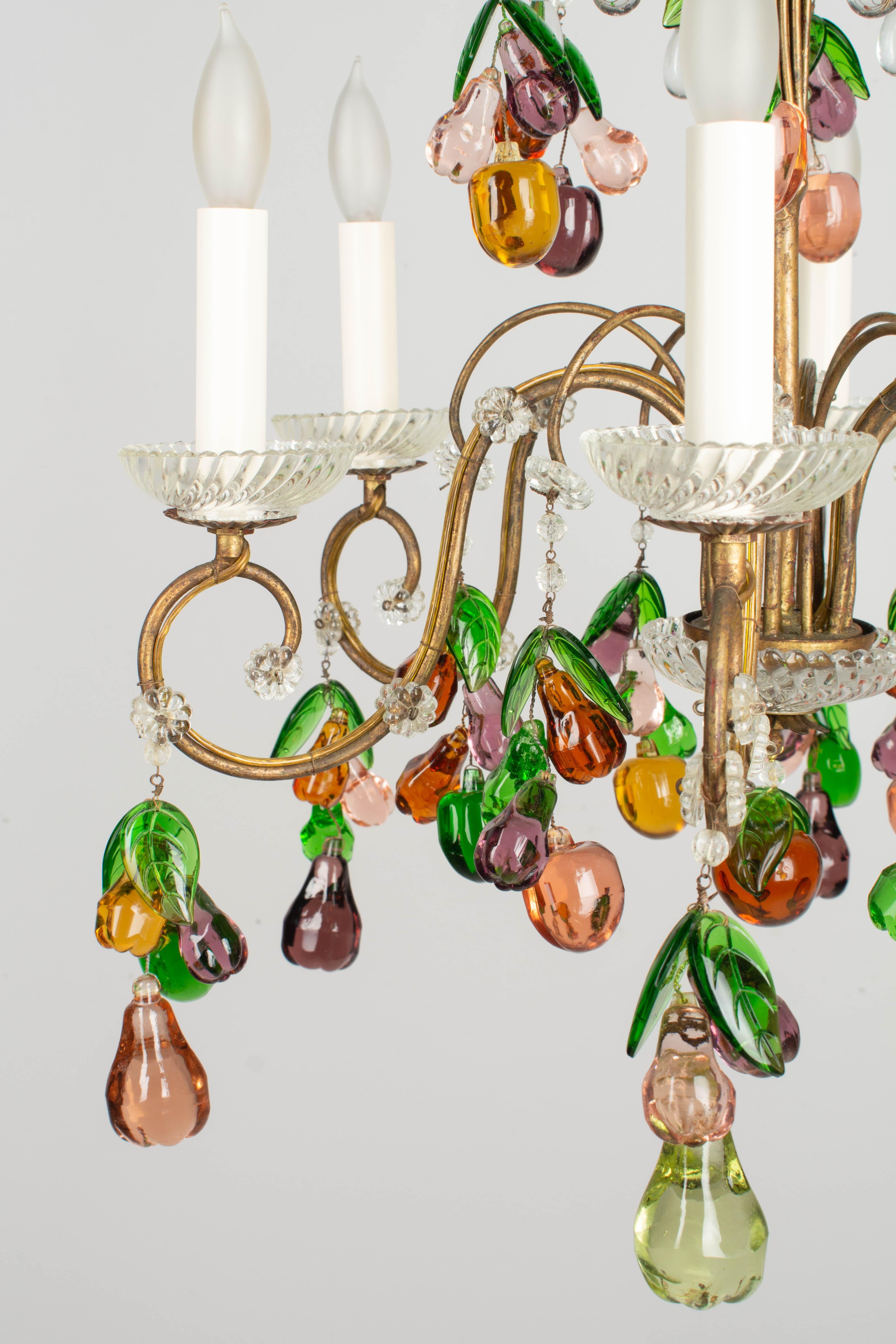 Mid Century Italian Chandelier with Glass Fruits For Sale 1
