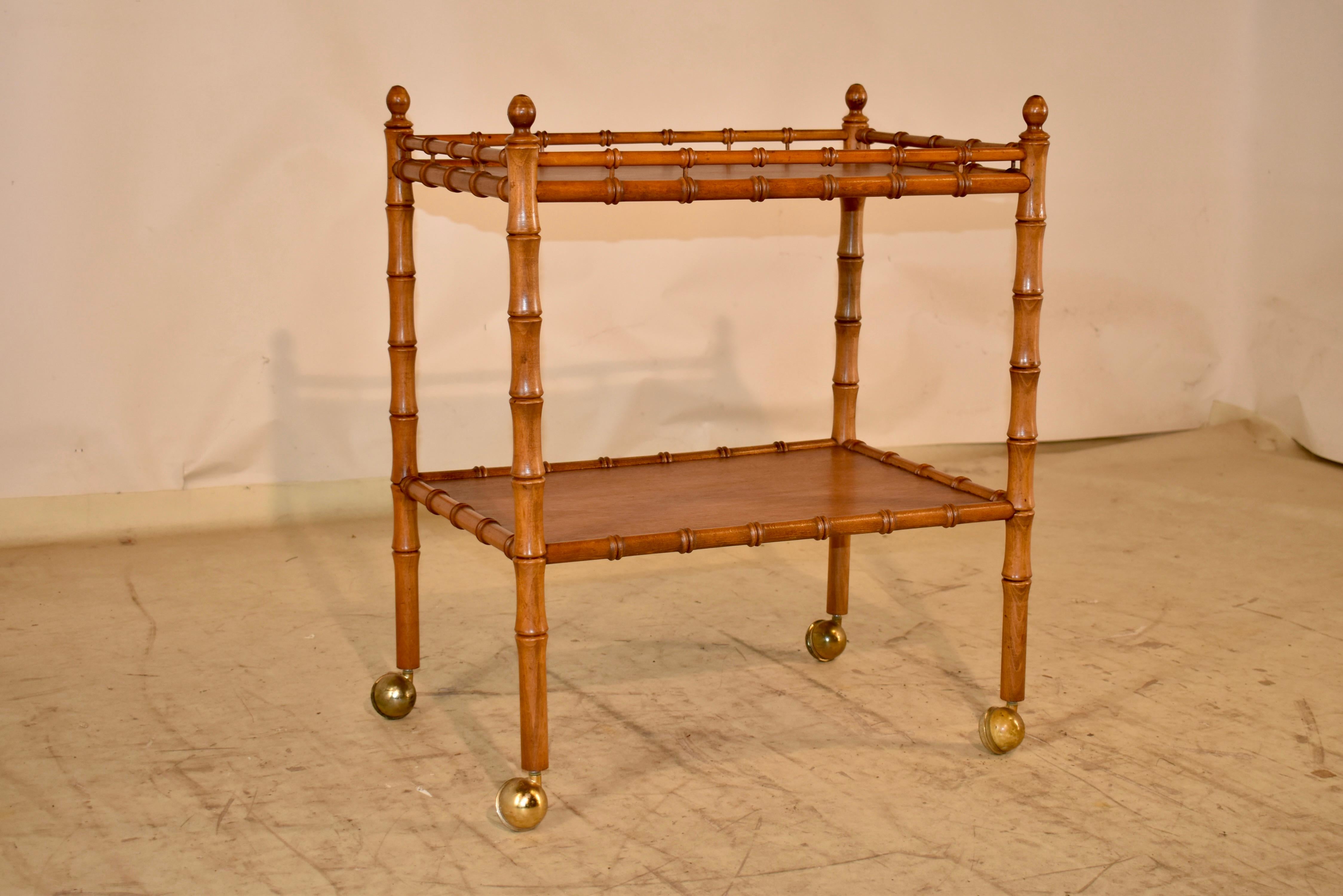 Carrito de bebidas de cerezo francés de mediados de siglo, imitación de bambú, circa años 50 Art Nouveau en venta