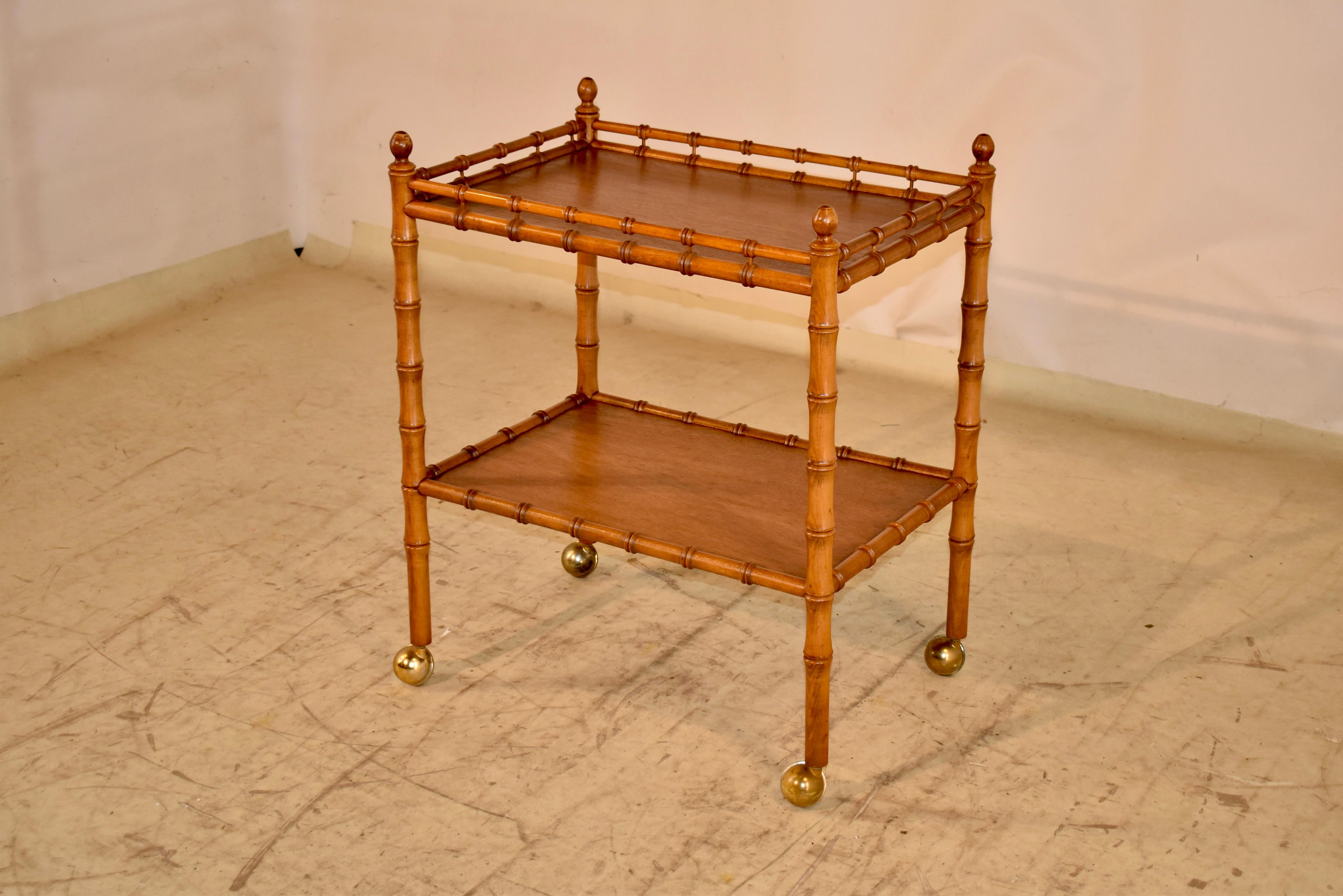 Carrito de bebidas de cerezo francés de mediados de siglo, imitación de bambú, circa años 50 Transformado en venta