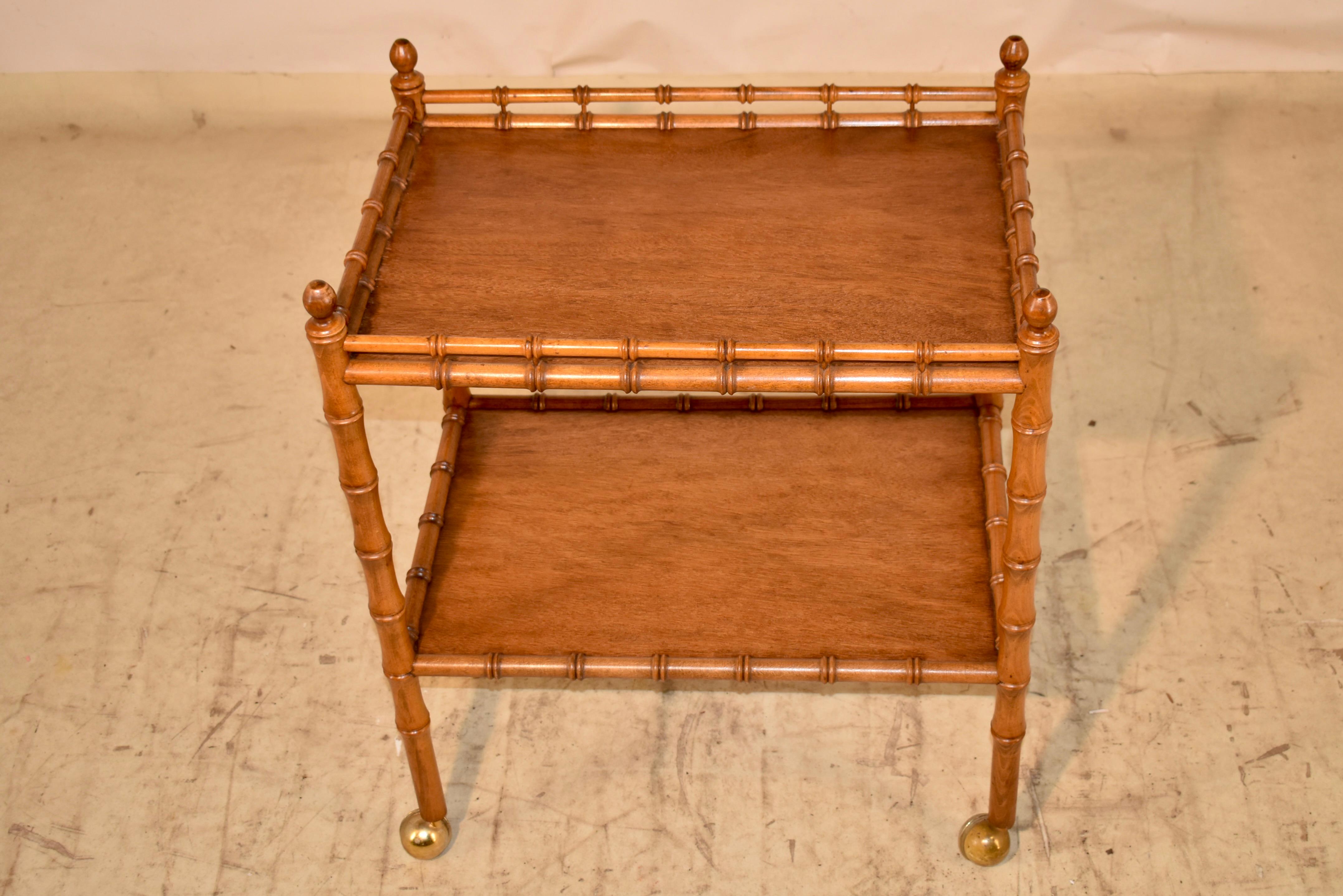 Carrito de bebidas de cerezo francés de mediados de siglo, imitación de bambú, circa años 50 Cereza en venta