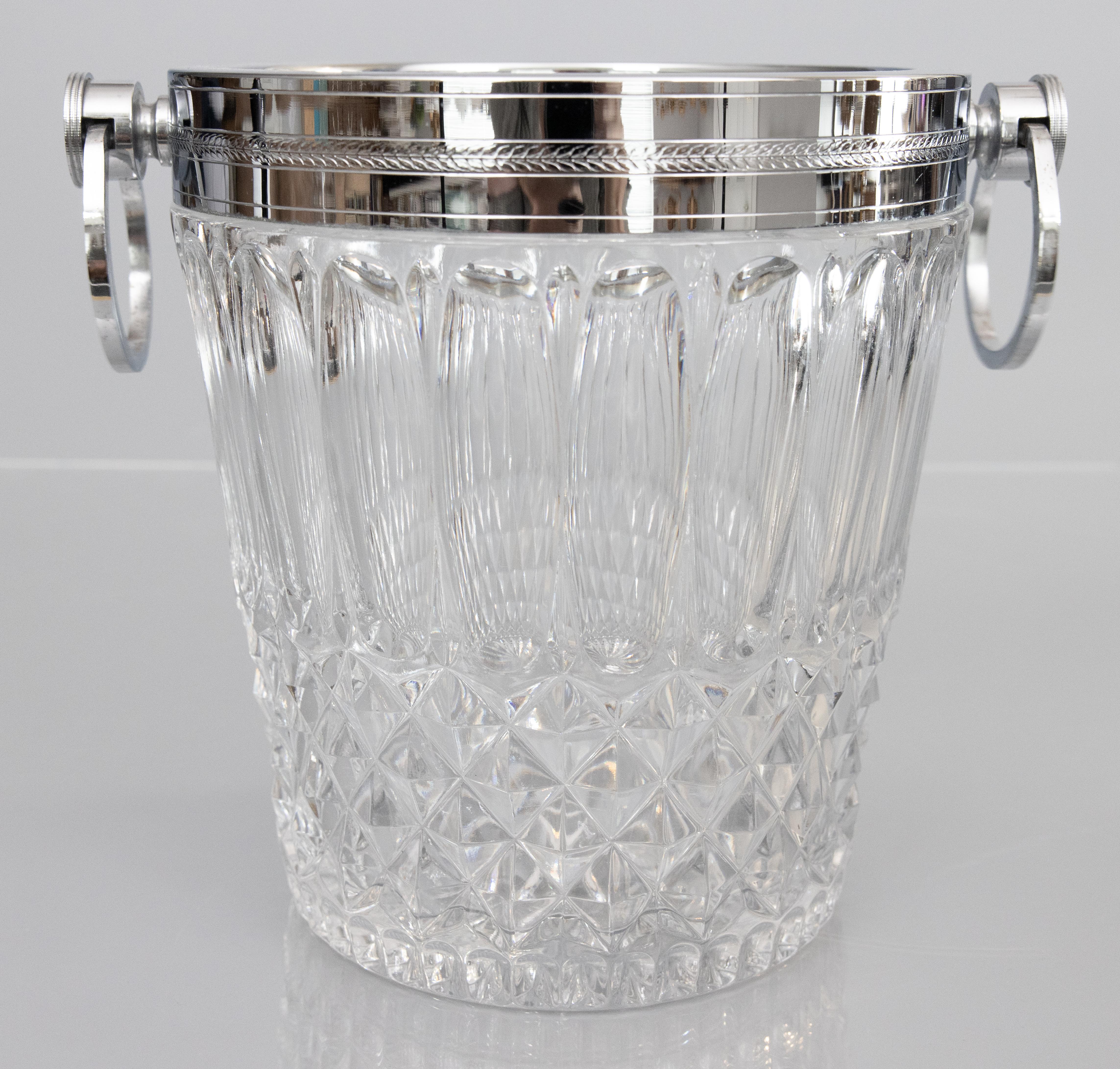 Französischer Champagnerkühler aus Chrom und geschliffenem Kristall aus der Jahrhundertmitte im Zustand „Gut“ im Angebot in Pearland, TX