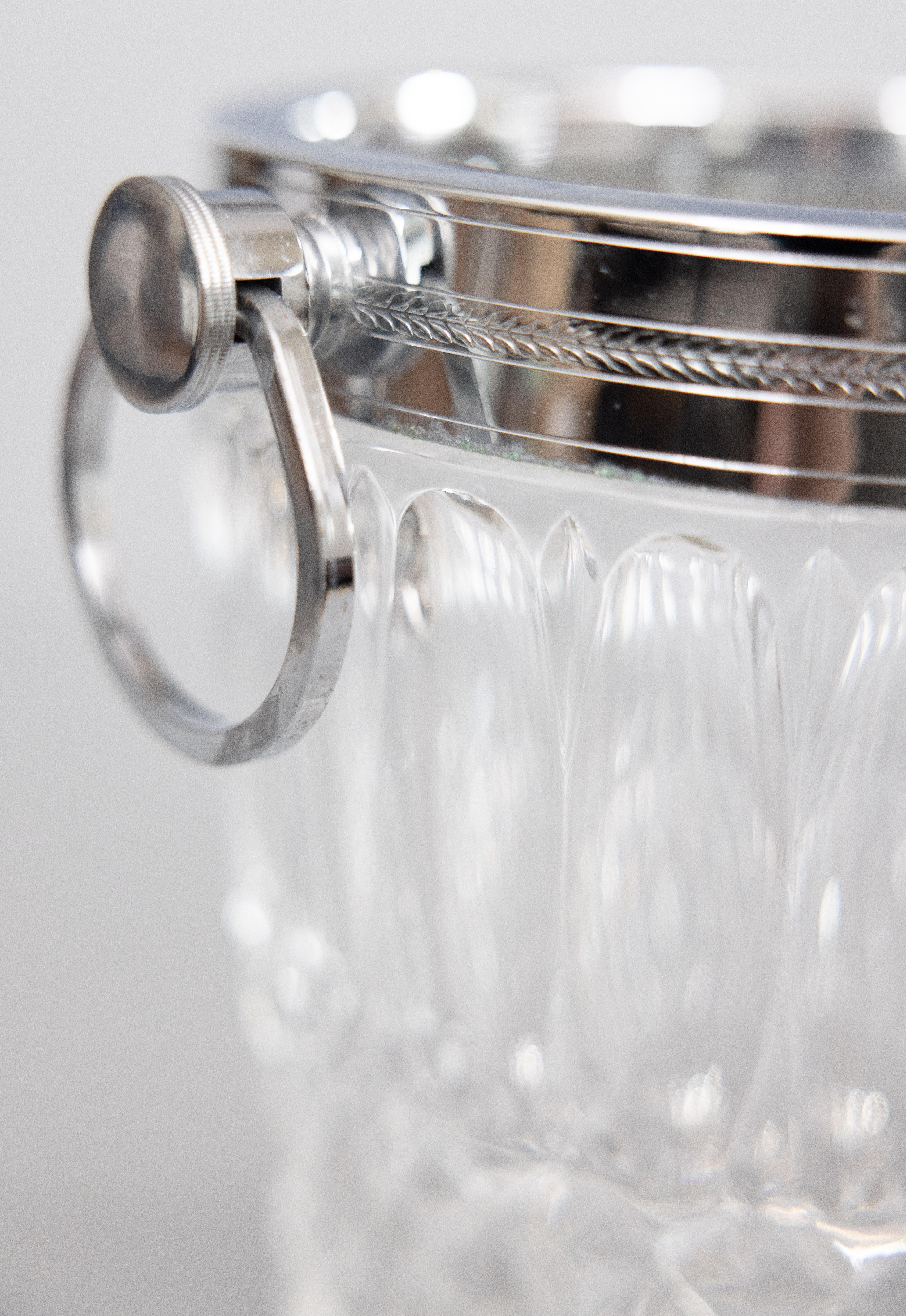 Französischer Champagnerkühler aus Chrom und geschliffenem Kristall aus der Jahrhundertmitte im Angebot 2