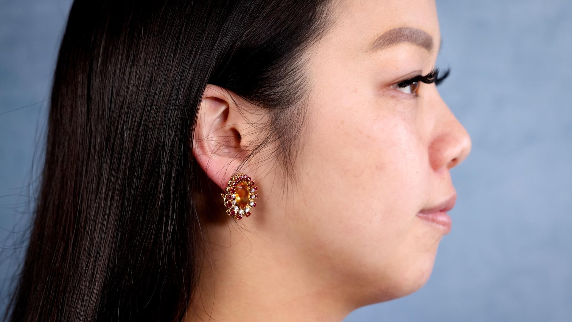 Taille ovale Boucles d'oreilles à clip en or jaune 18k Citrine Rubis Diamant du milieu du siècle en vente