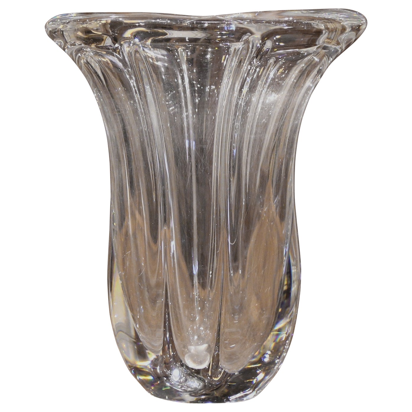 Vase ovale transparent en verre soufflé Art Déco français du milieu du siècle dernier