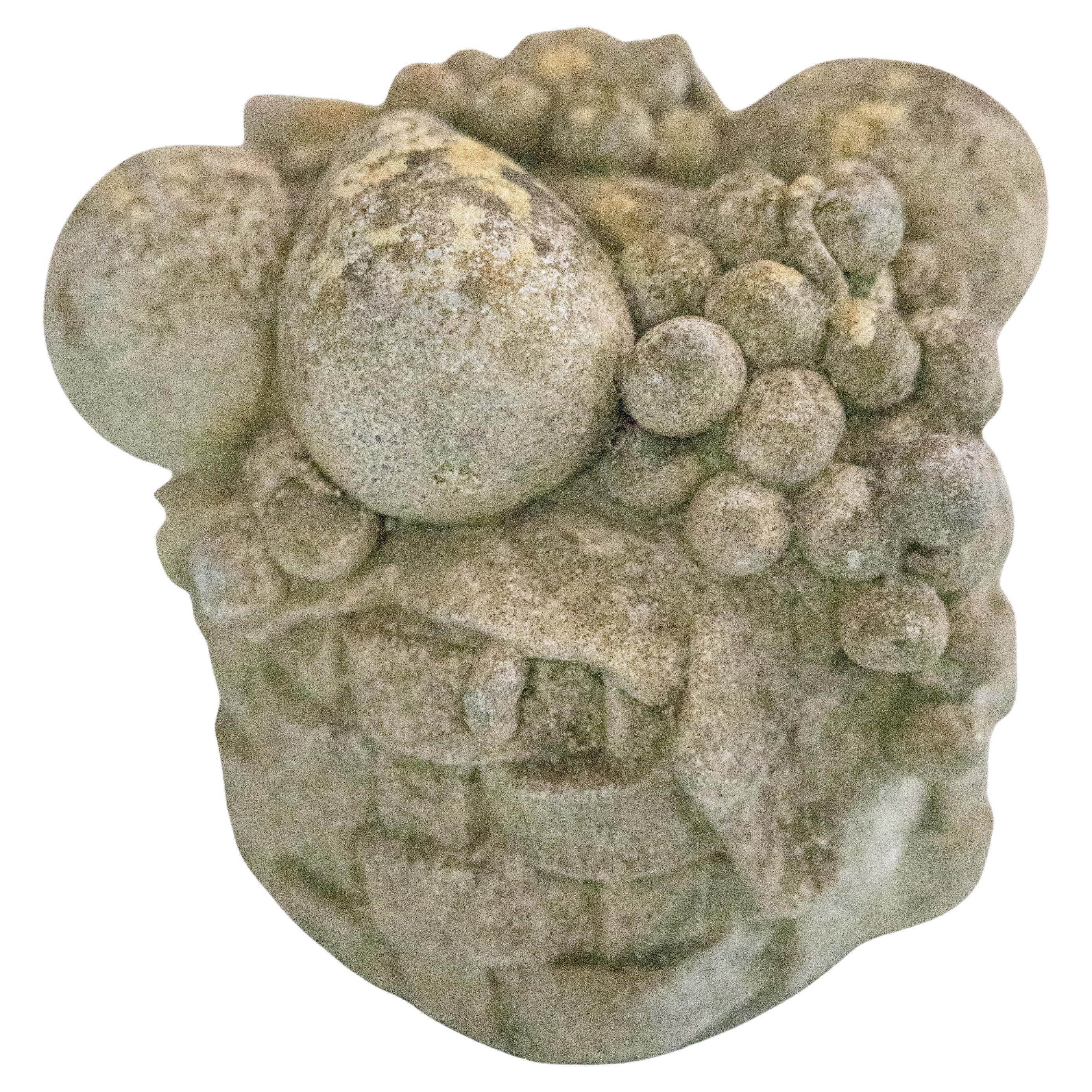 Mid Century French Concrete Stone Fruit Basket Garden Ornament en venta