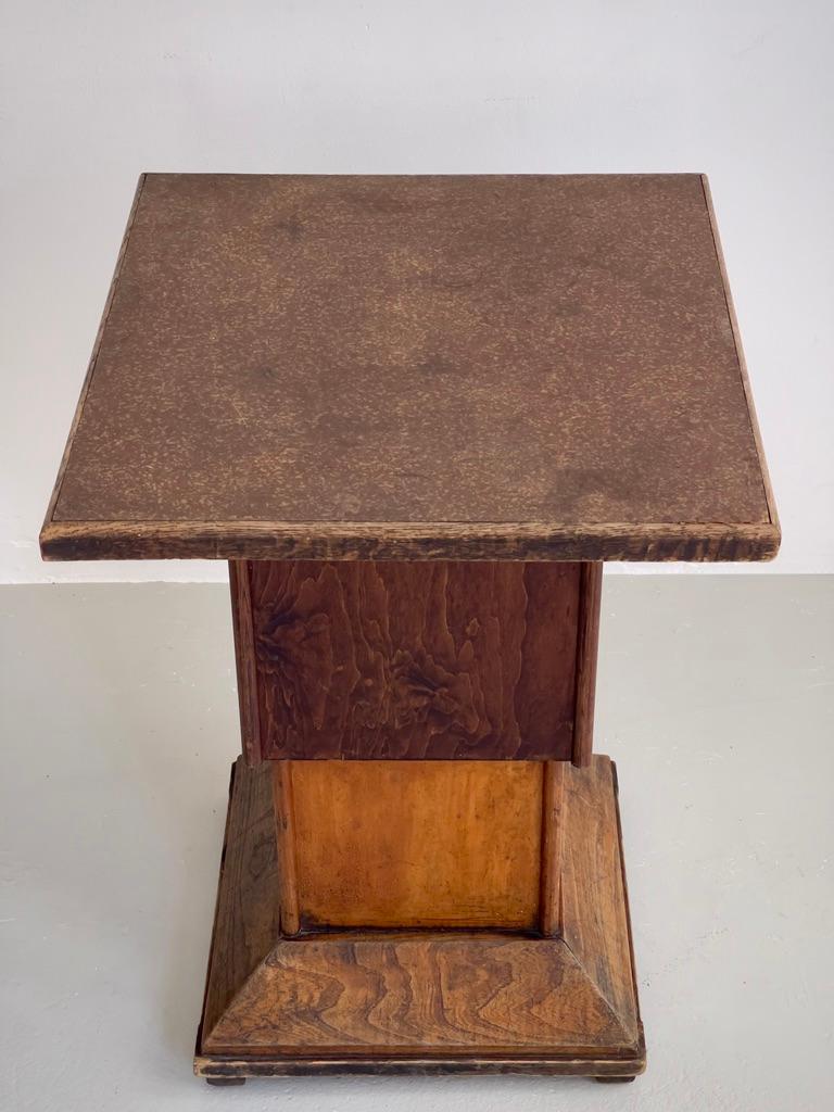 20th Century Mid century French console, table pedestal in elm, veneer and linoleum. For Sale