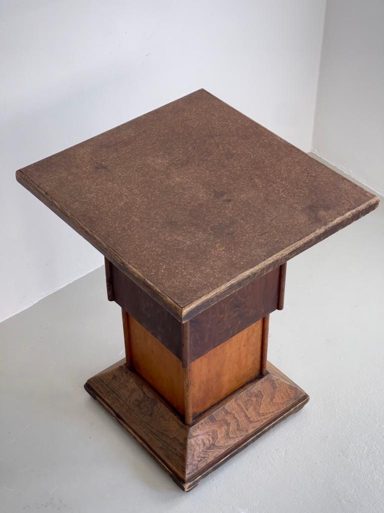 Elm Mid century French console, table pedestal in elm, veneer and linoleum. For Sale