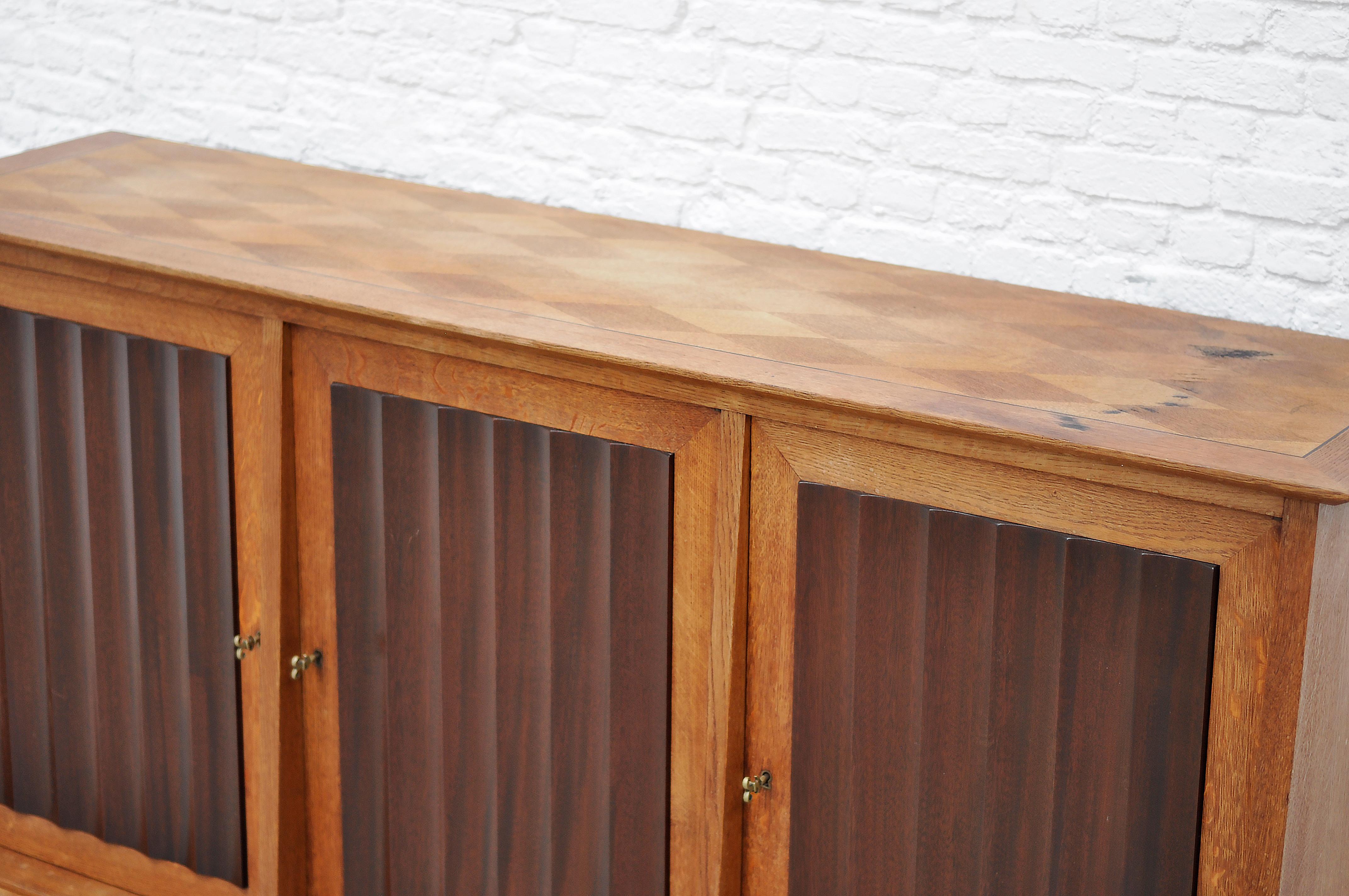 Credenza francese di metà secolo attribuita a Joseph-André Motte, anni '50 3