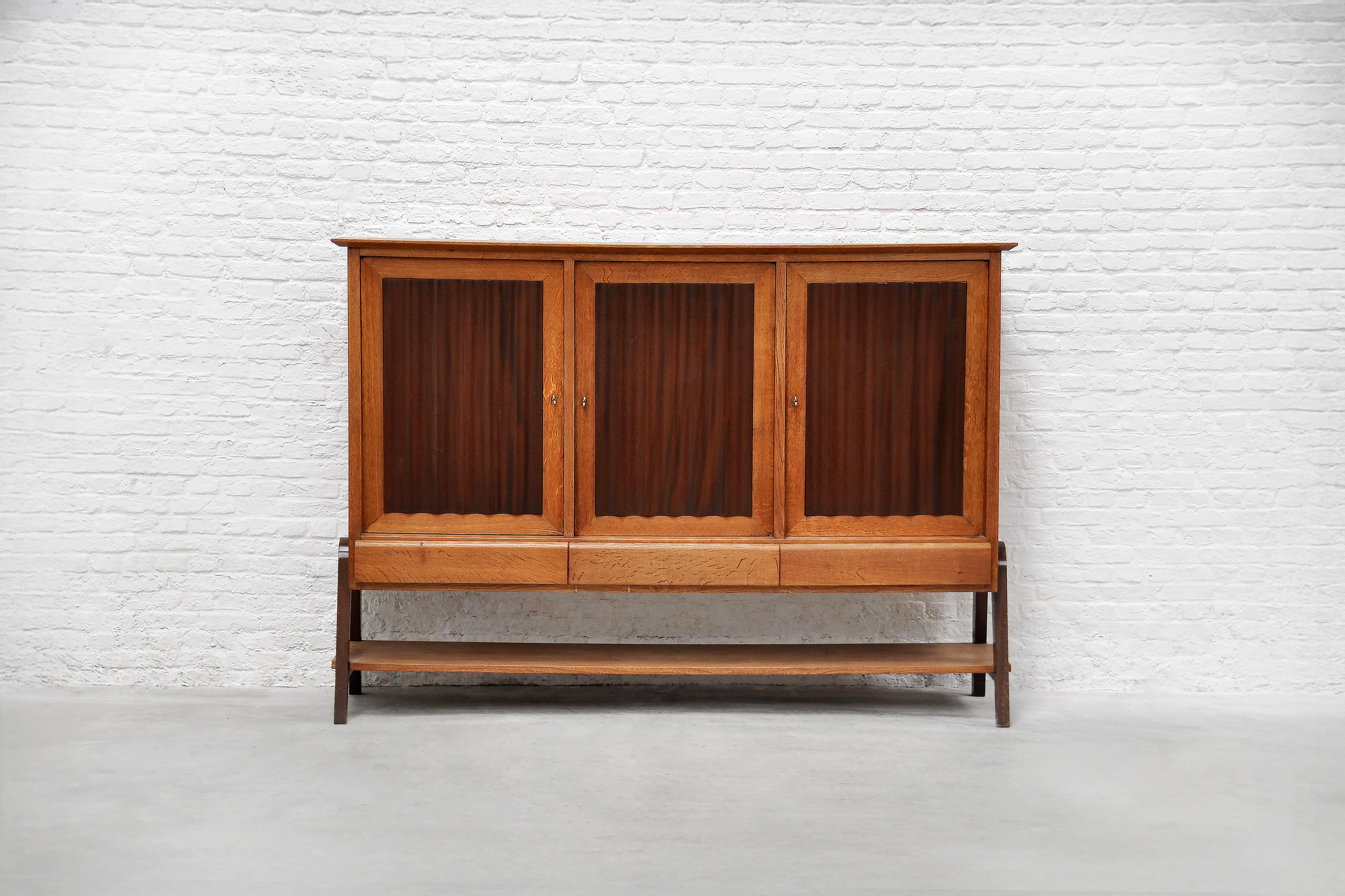 Credenza francese di metà secolo attribuita a Joseph-André Motte, anni '50 1