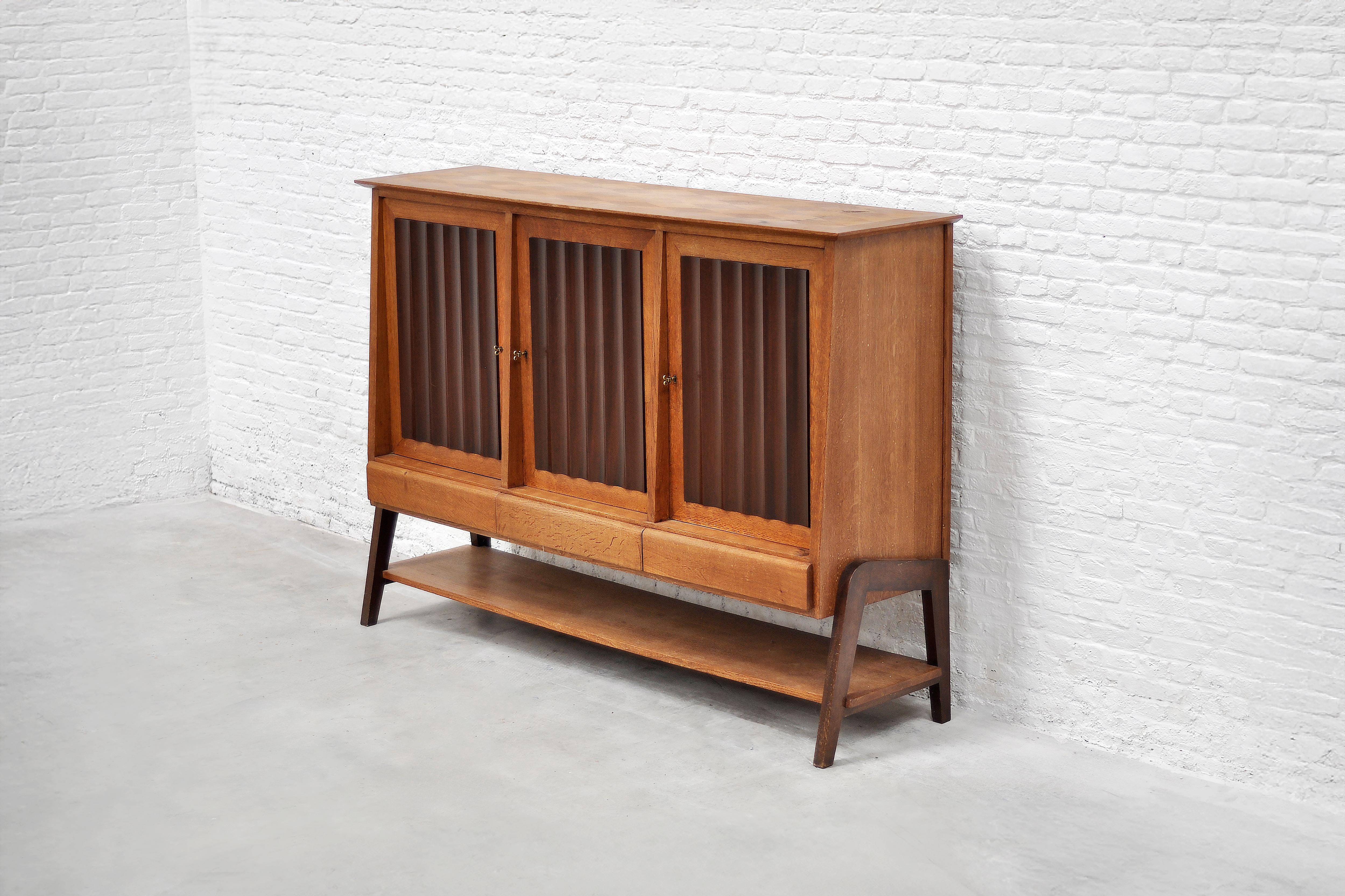 Credenza francese di metà secolo attribuita a Joseph-André Motte, anni '50 2