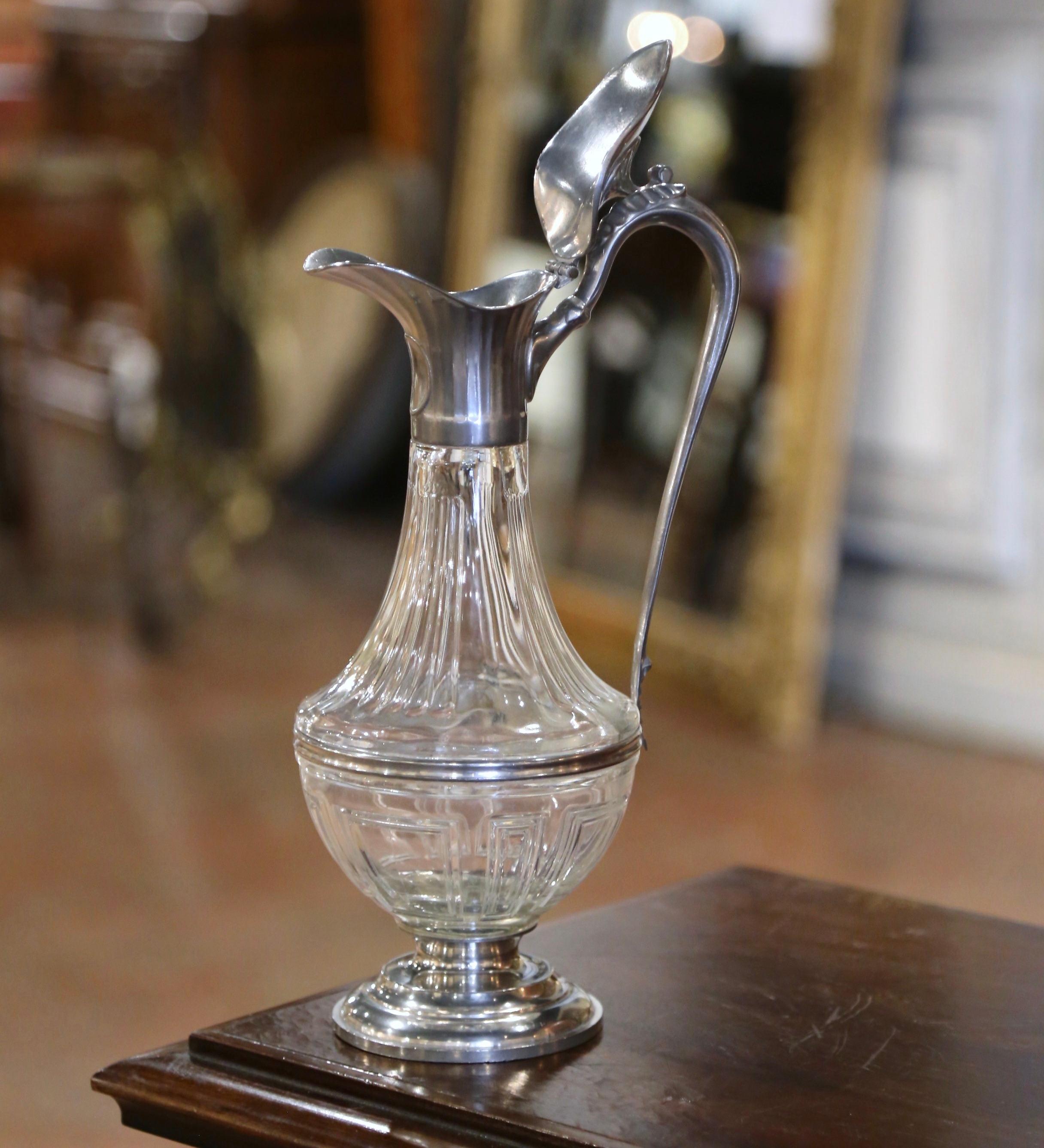 Jarra de Vino de Cristal Francés y Peltre de Mediados de Siglo con Decoración de Hoja de Acanto en venta 1