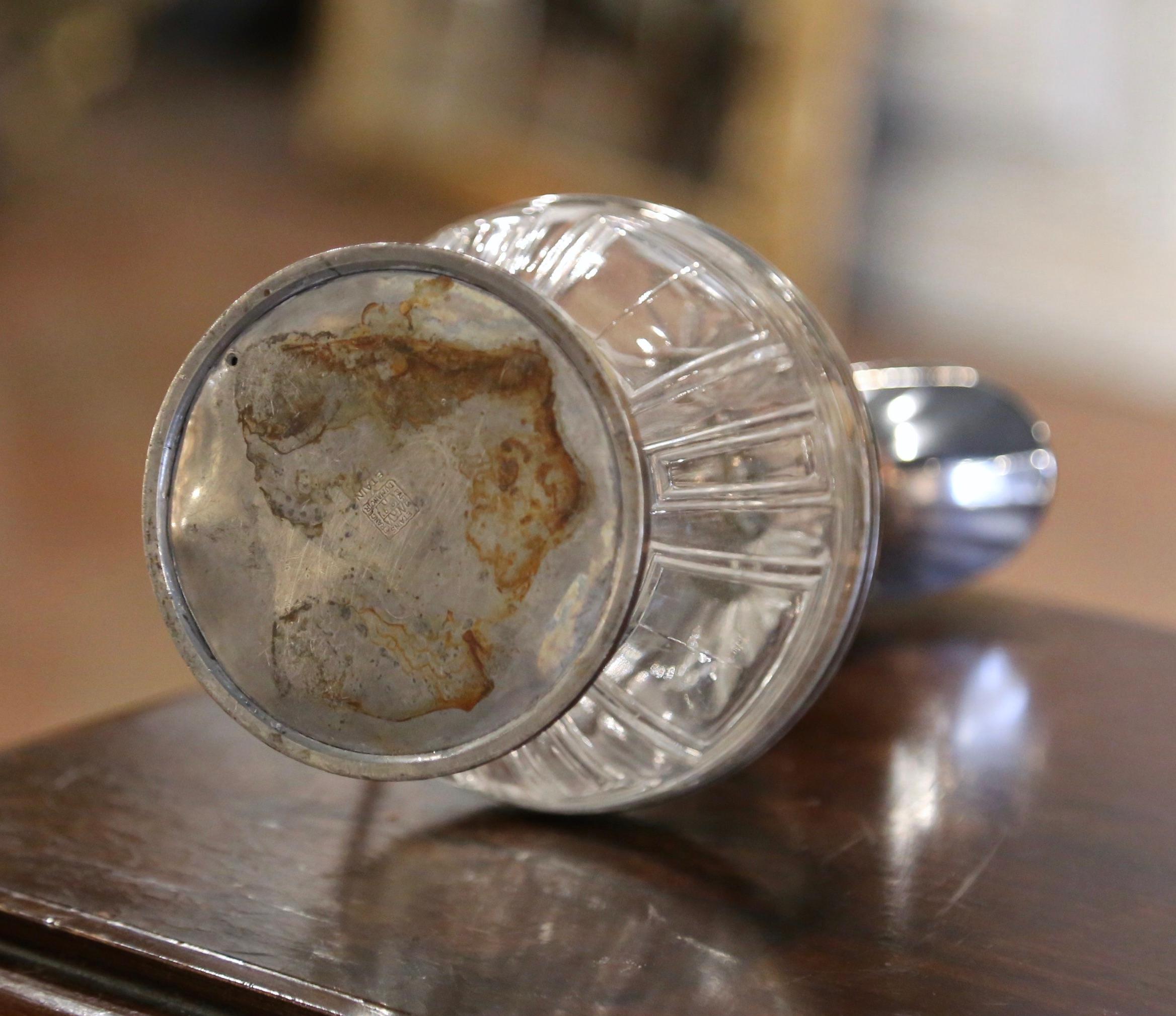 Jarra de Vino de Cristal Francés y Peltre de Mediados de Siglo con Decoración de Hoja de Acanto en venta 2