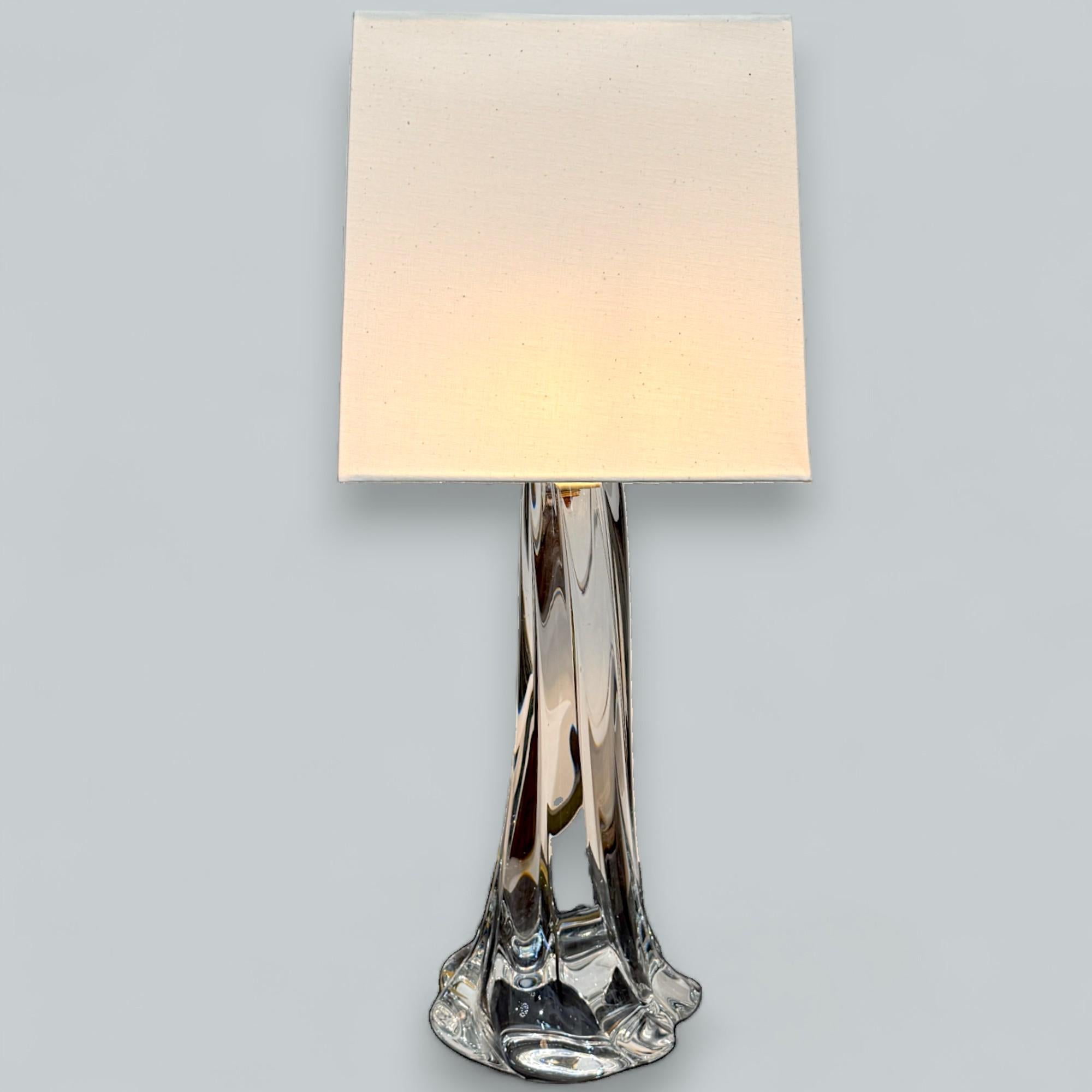 Mid-Century French Crystal Table Lamp from Daum, 20th Century For Sale 7