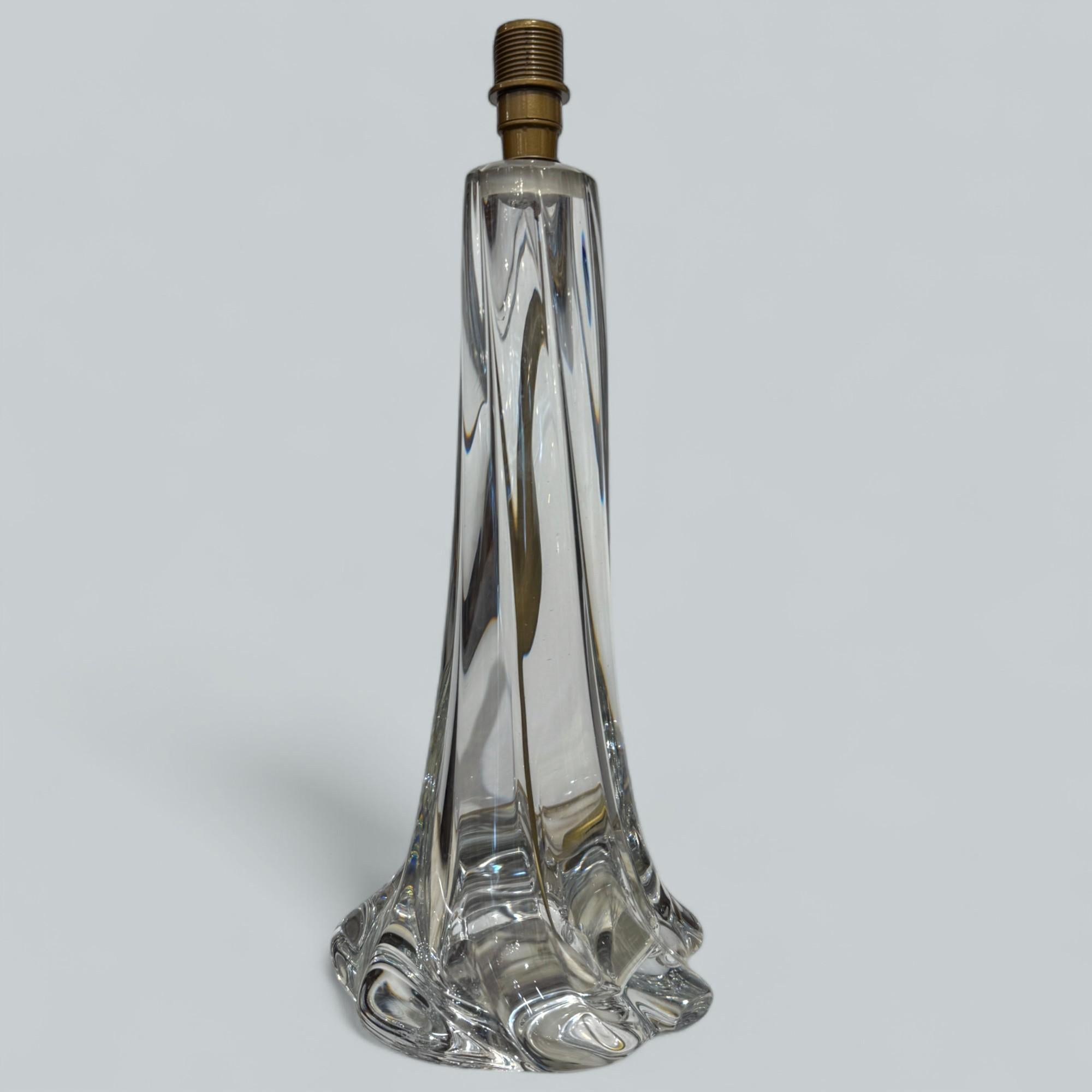 Mid-Century French Crystal Table Lamp from Daum, 20th Century In Good Condition For Sale In NICE, FR