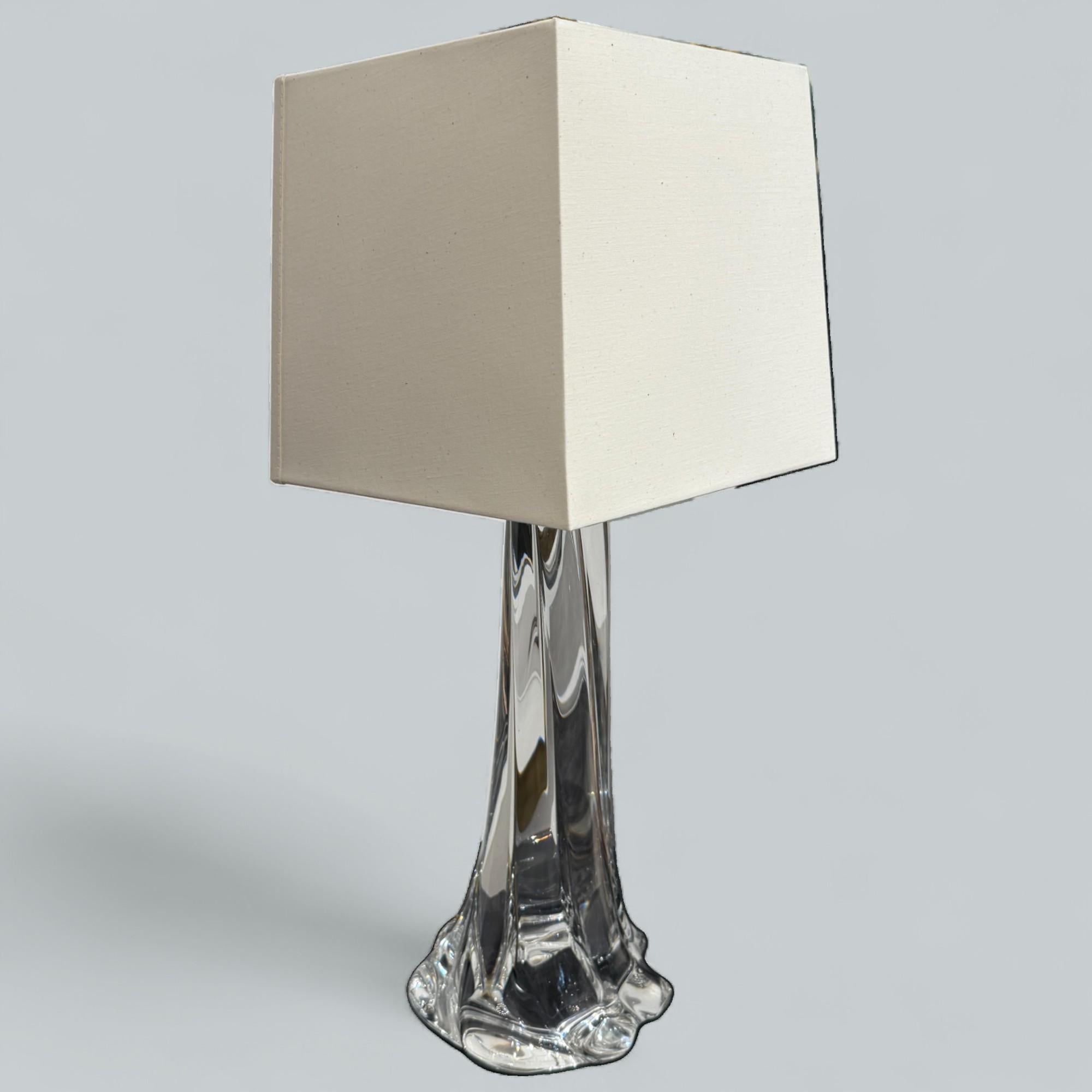 Mid-Century French Crystal Table Lamp from Daum, 20th Century For Sale 4