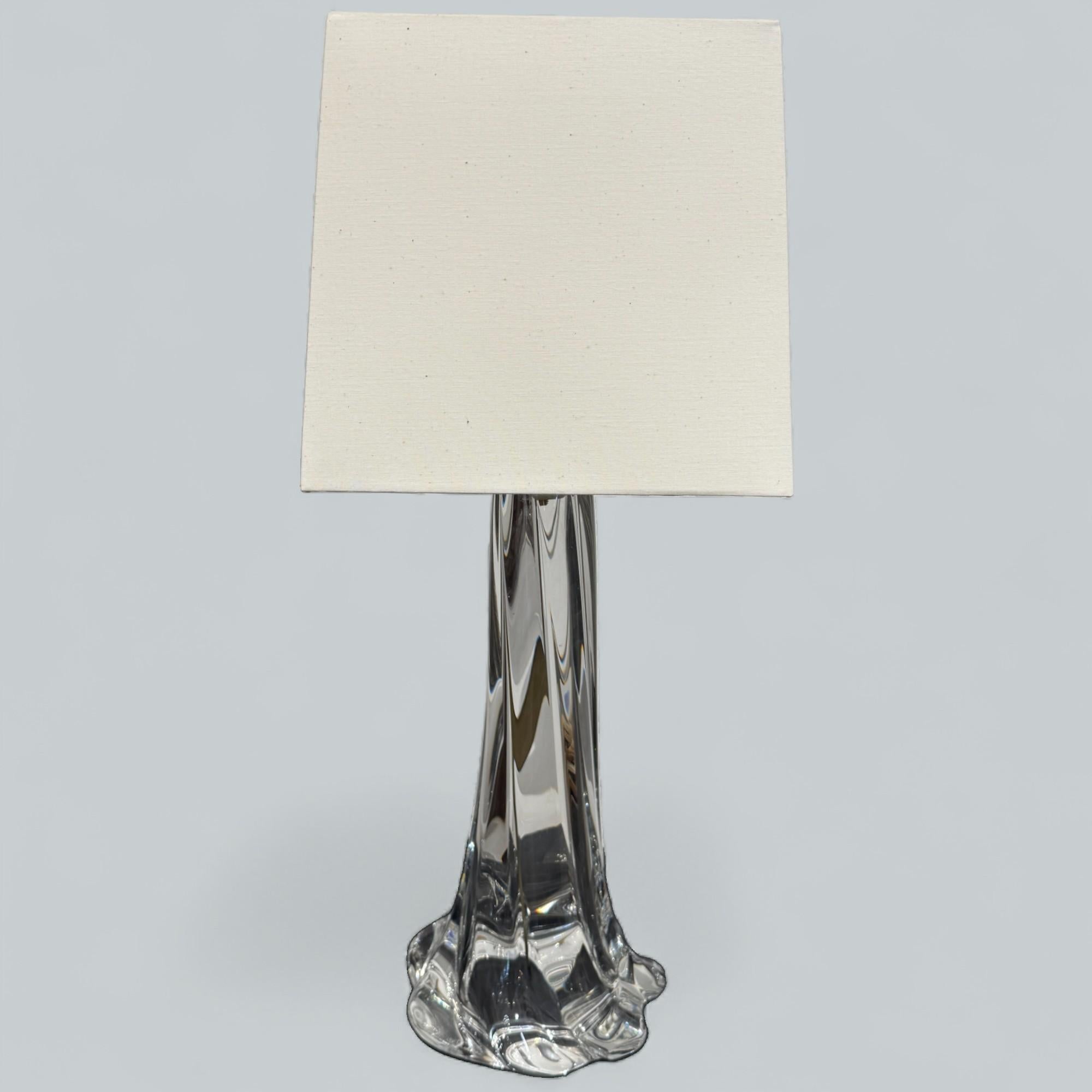Mid-Century French Crystal Table Lamp from Daum, 20th Century For Sale 5