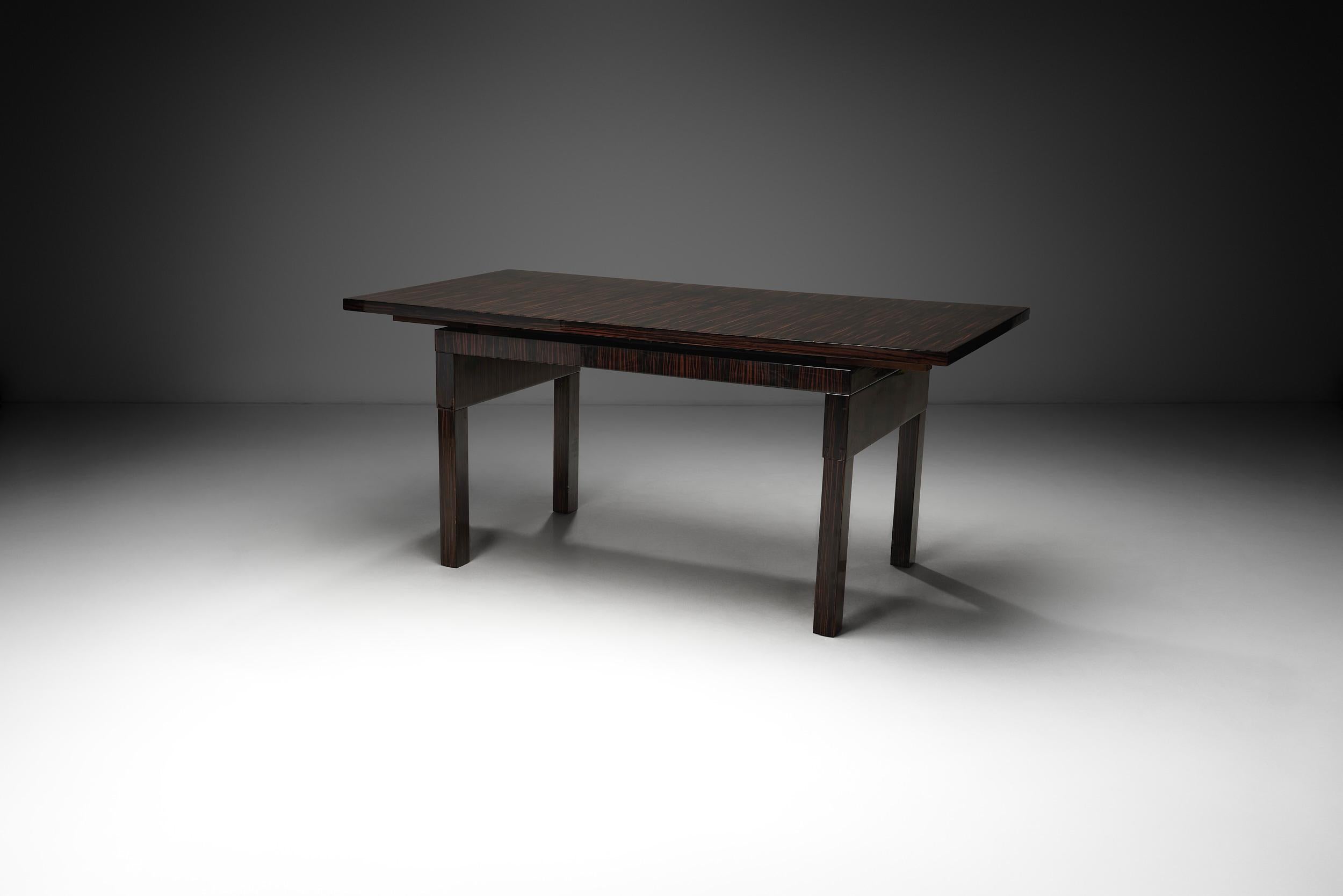 Mid-Century moderno Tavolo da pranzo francese di metà secolo in Wood Wood, Francia, 1950 ca. in vendita