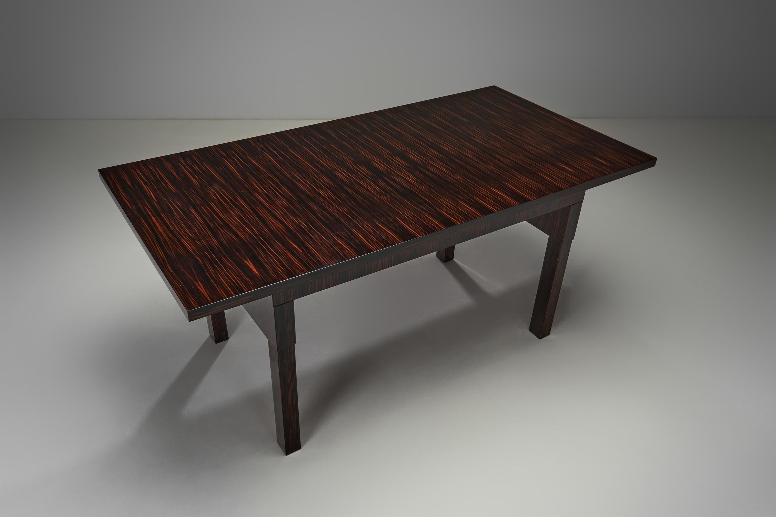 Legno Tavolo da pranzo francese di metà secolo in Wood Wood, Francia, 1950 ca. in vendita