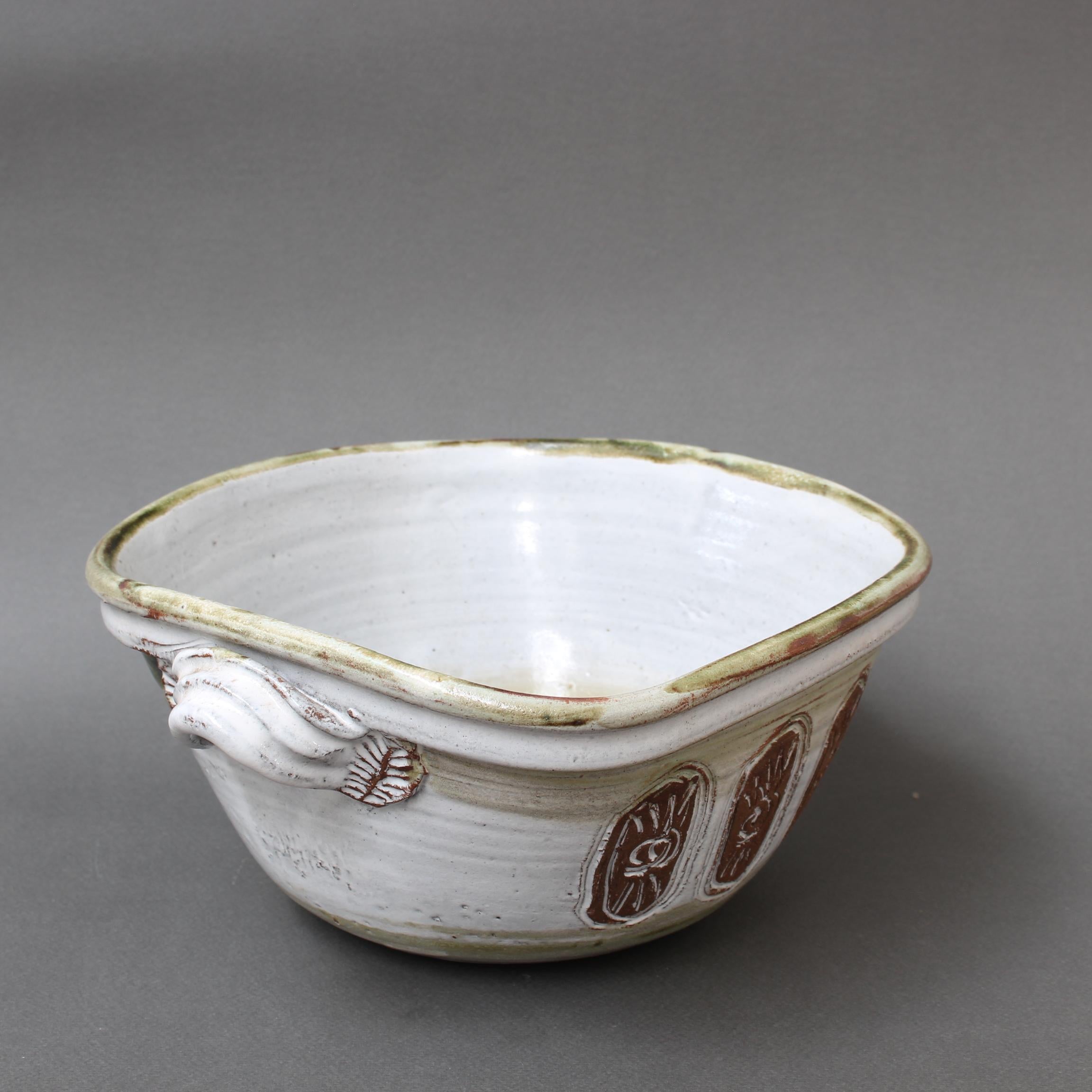 Mid-Century French Decorative Ceramic Bowl by Albert Thiry (circa 1960s) In Good Condition For Sale In London, GB