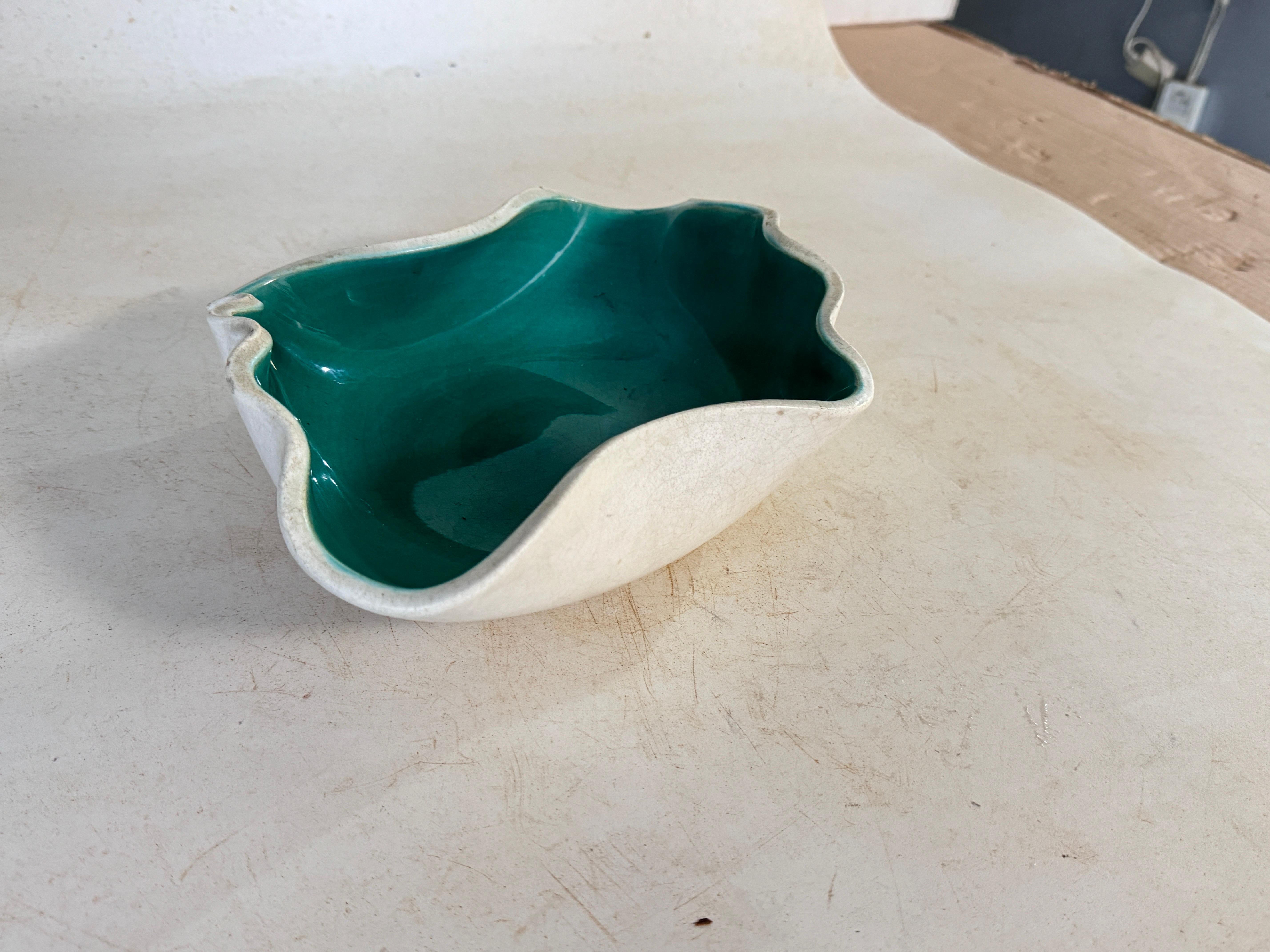 Mid-Century French Decorative Ceramic Dish / Vide-Poche by Elchinger 1960s Green In Good Condition For Sale In Auribeau sur Siagne, FR