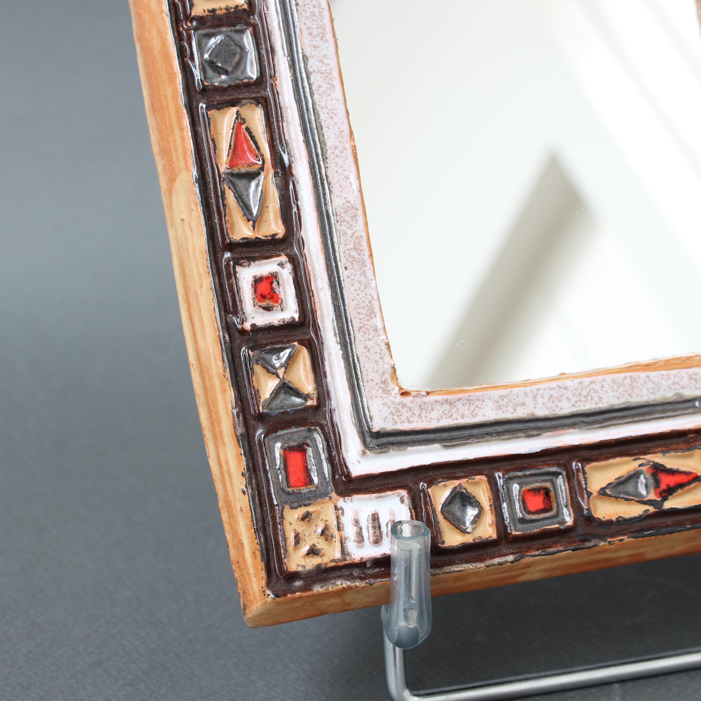 Céramique Miroir décoratif français en céramique du milieu du siècle dernier attribué à l'Atelier Les Cyclades  en vente