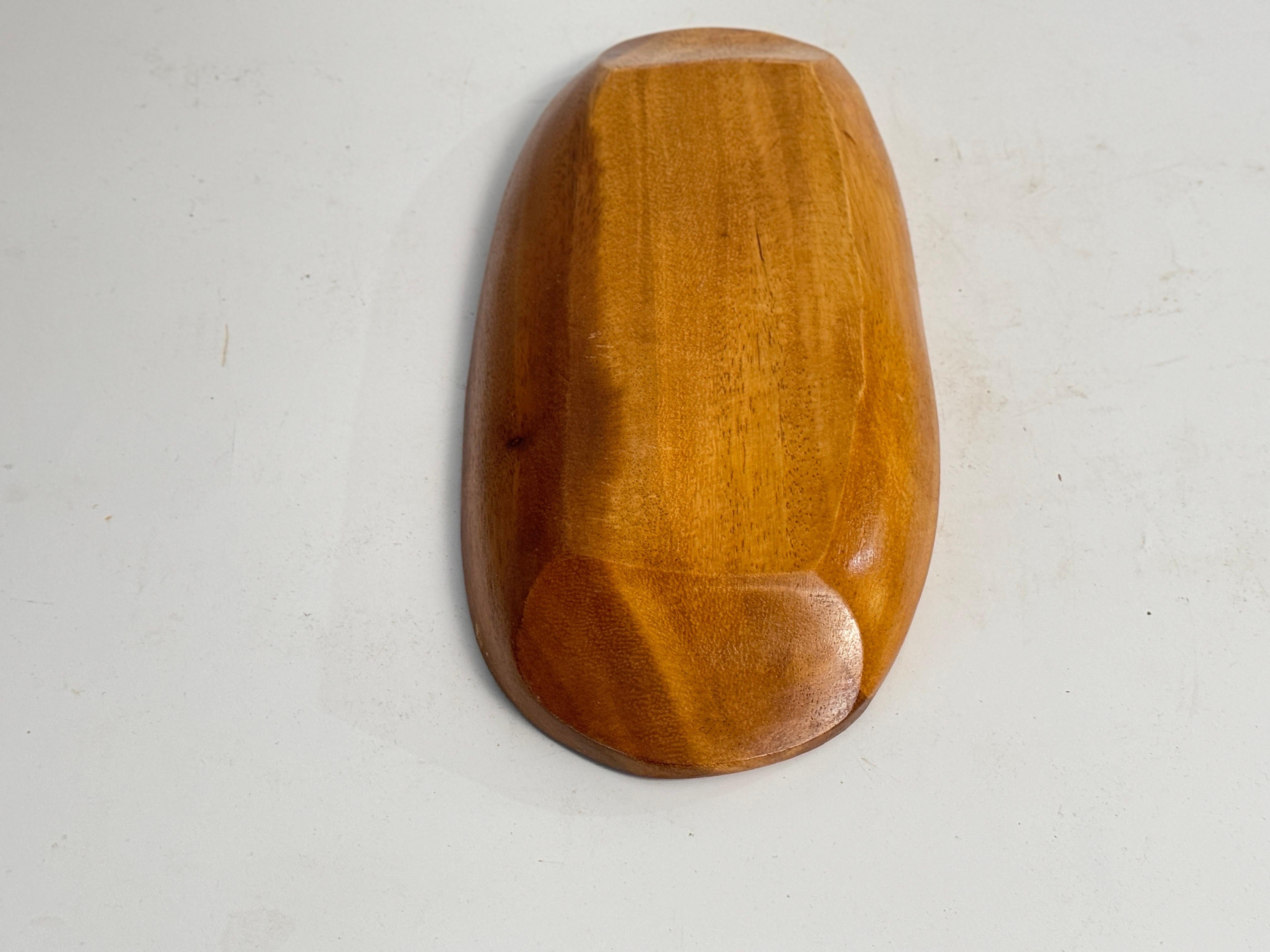 Plato decorativo francés de mediados de siglo de madera y nácar / Vide-Poche  1970s Francés en venta