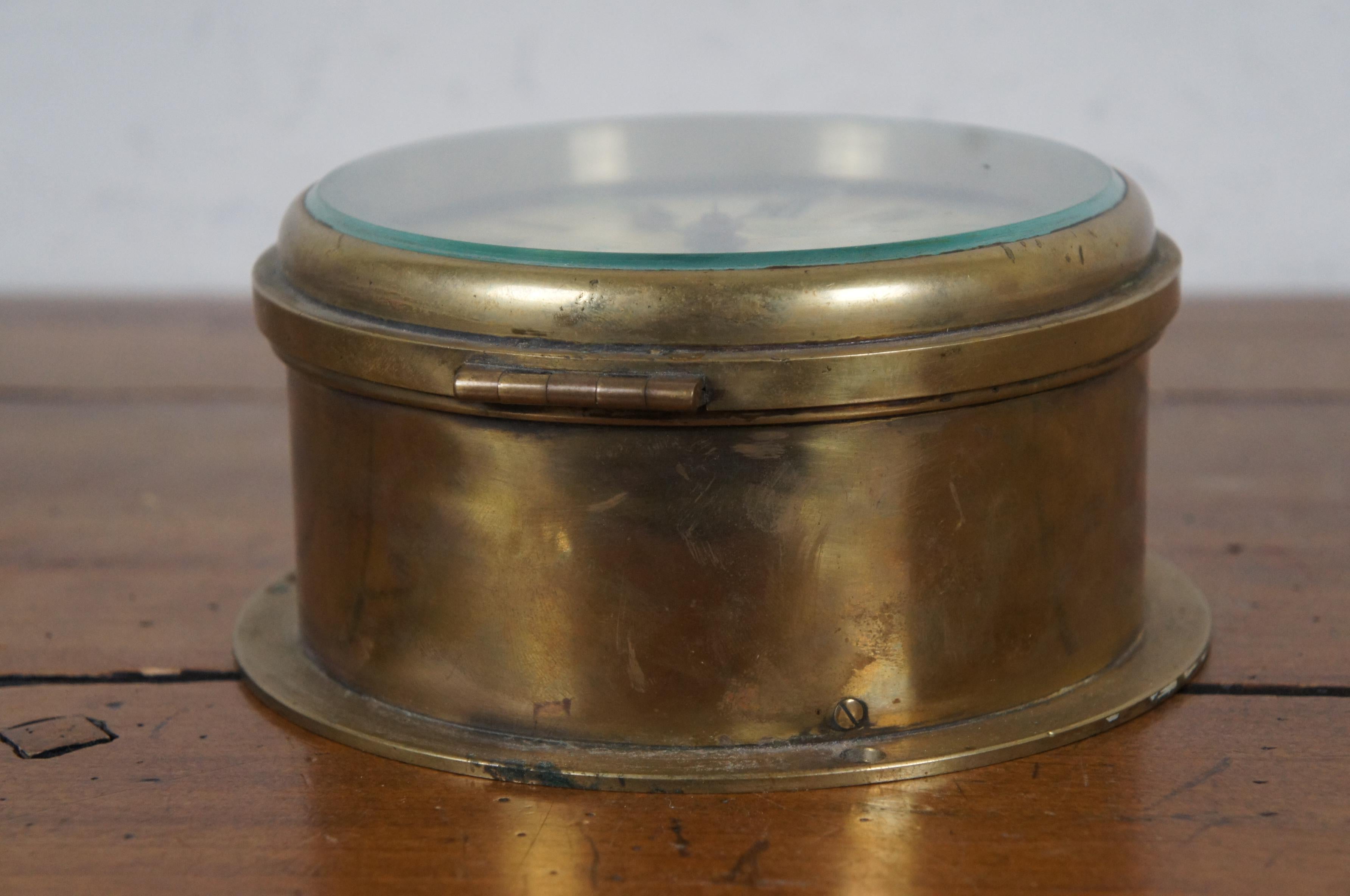 Metà XX secolo Orologio da paratia in ottone di metà secolo francese Degon Rouen, nautico e marittimo, da 7