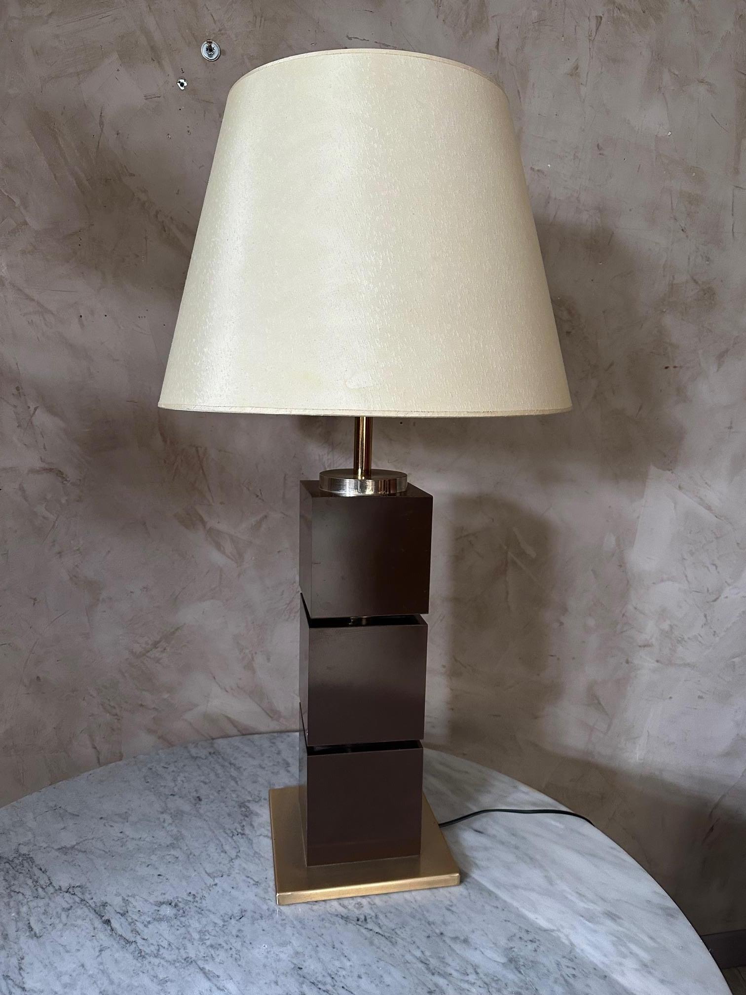 Late 20th Century Mid-century French Design Brass and Lacquered Wood Table Lamp For Sale