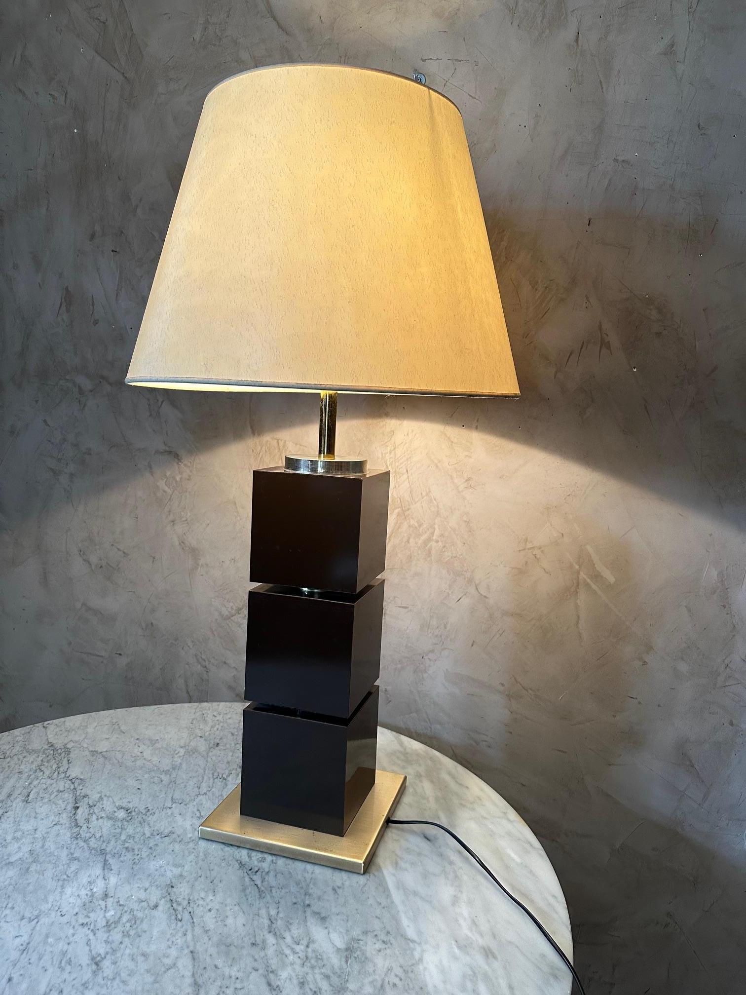 Mid-century French Design Brass and Lacquered Wood Table Lamp For Sale 4