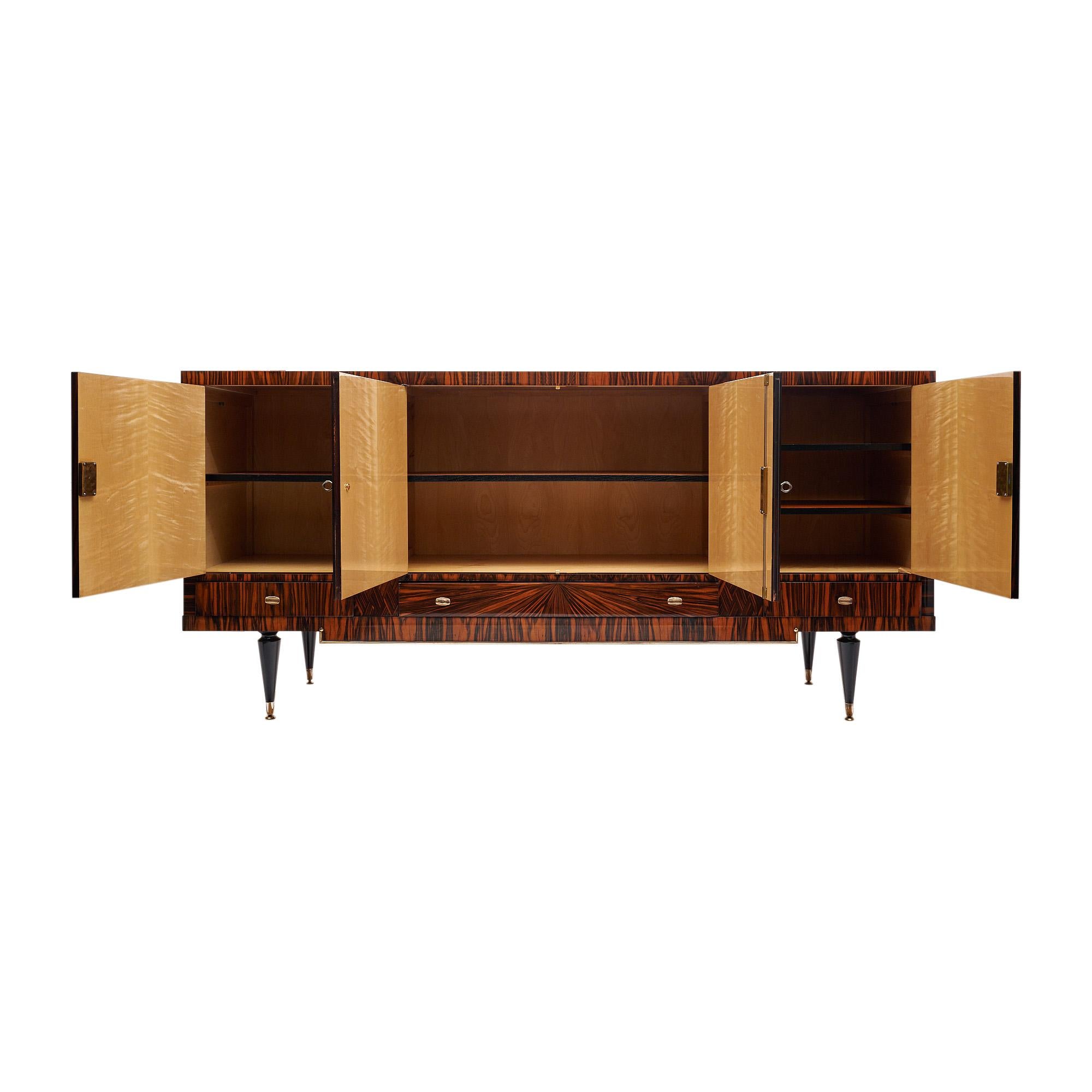 Ottone Buffet francese di metà secolo in ebano di Macassar in vendita