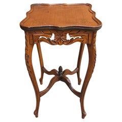 Table d'appoint en bois fruitier de style Empire français du milieu du siècle dernier