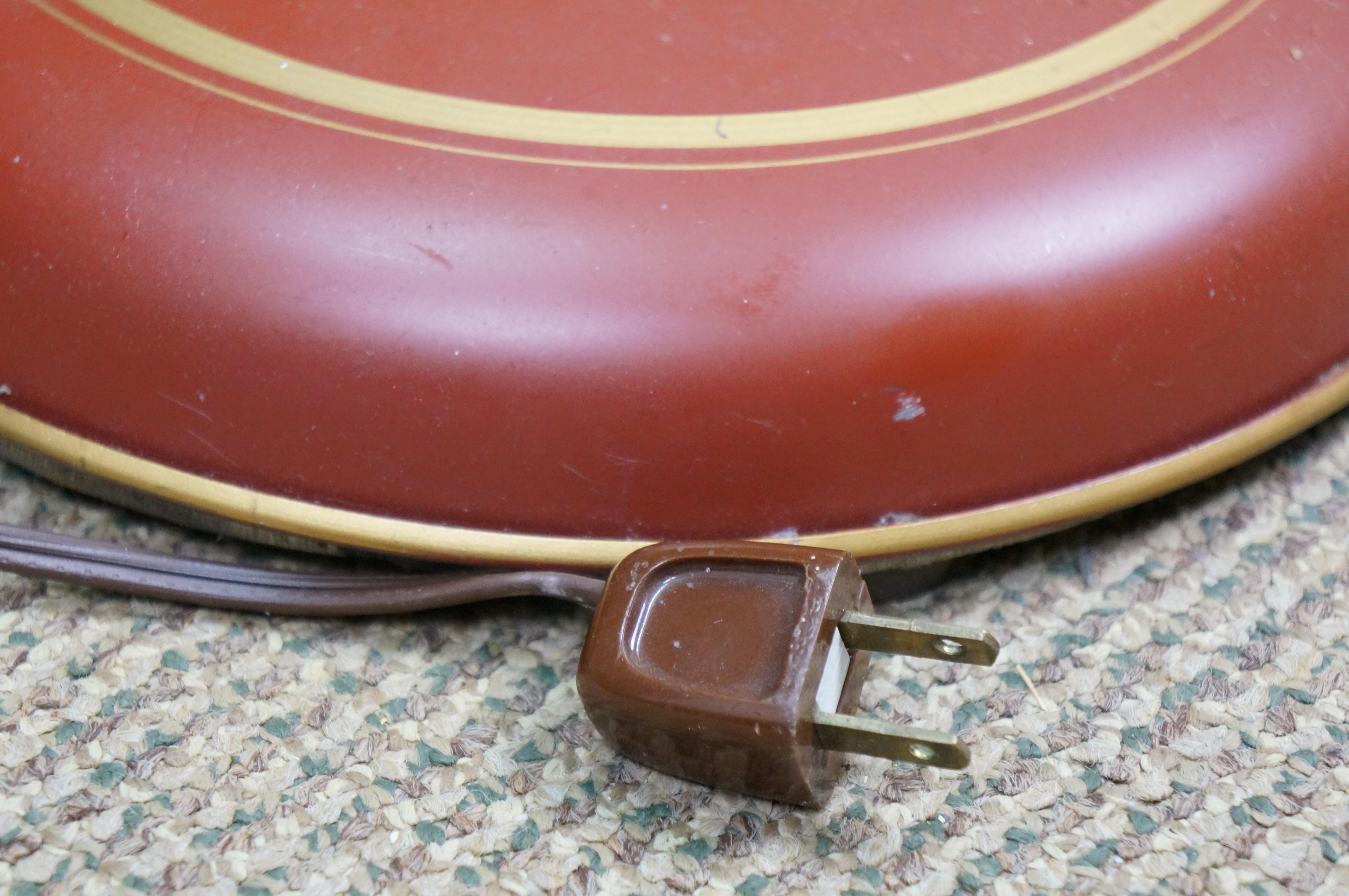 Lámpara de pie de estudiante de metal tole rojo y dorado estilo Imperio francés de mediados de siglo 57 en venta 12