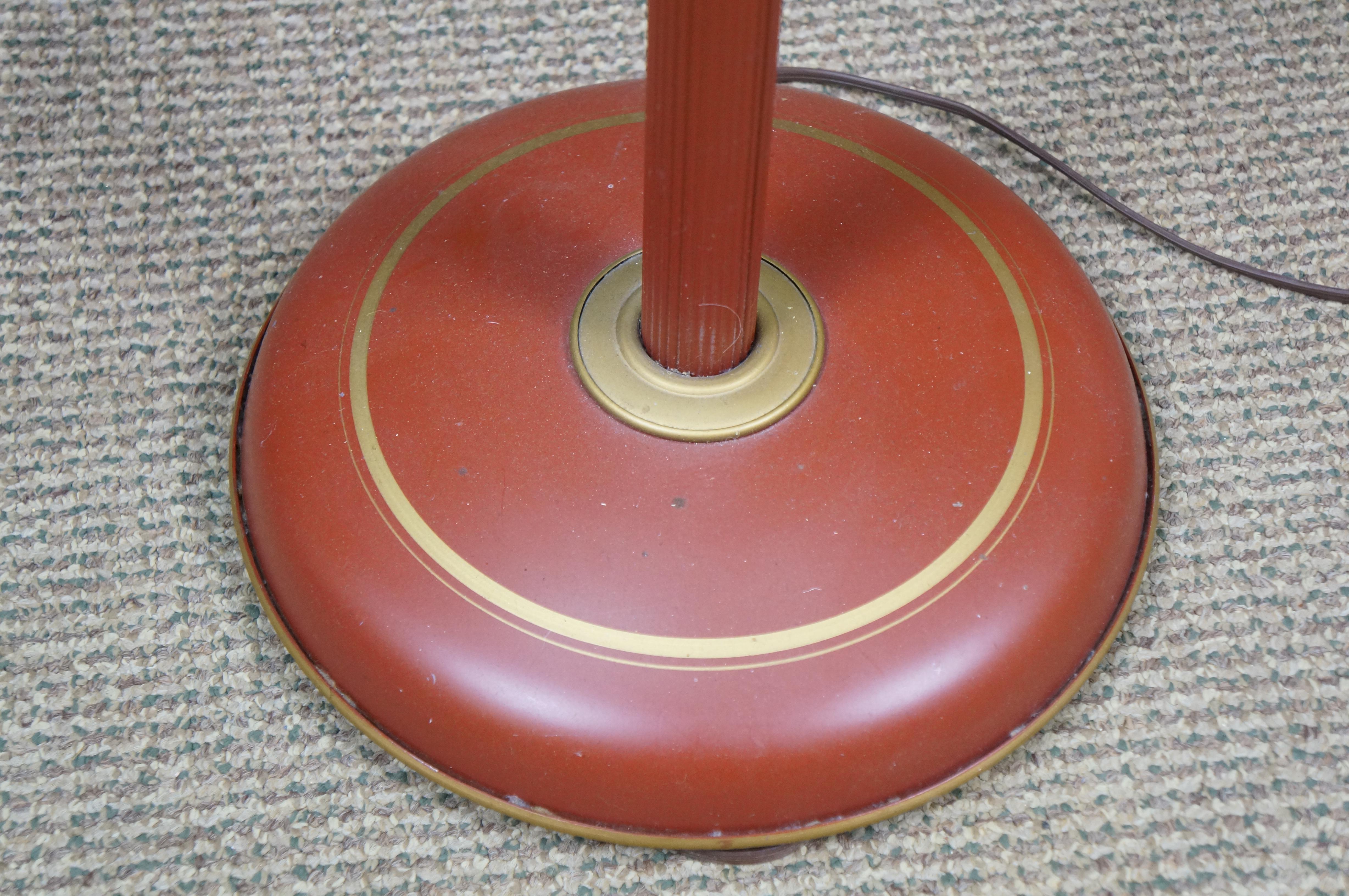 Lámpara de pie de estudiante de metal tole rojo y dorado estilo Imperio francés de mediados de siglo 57 en venta 2