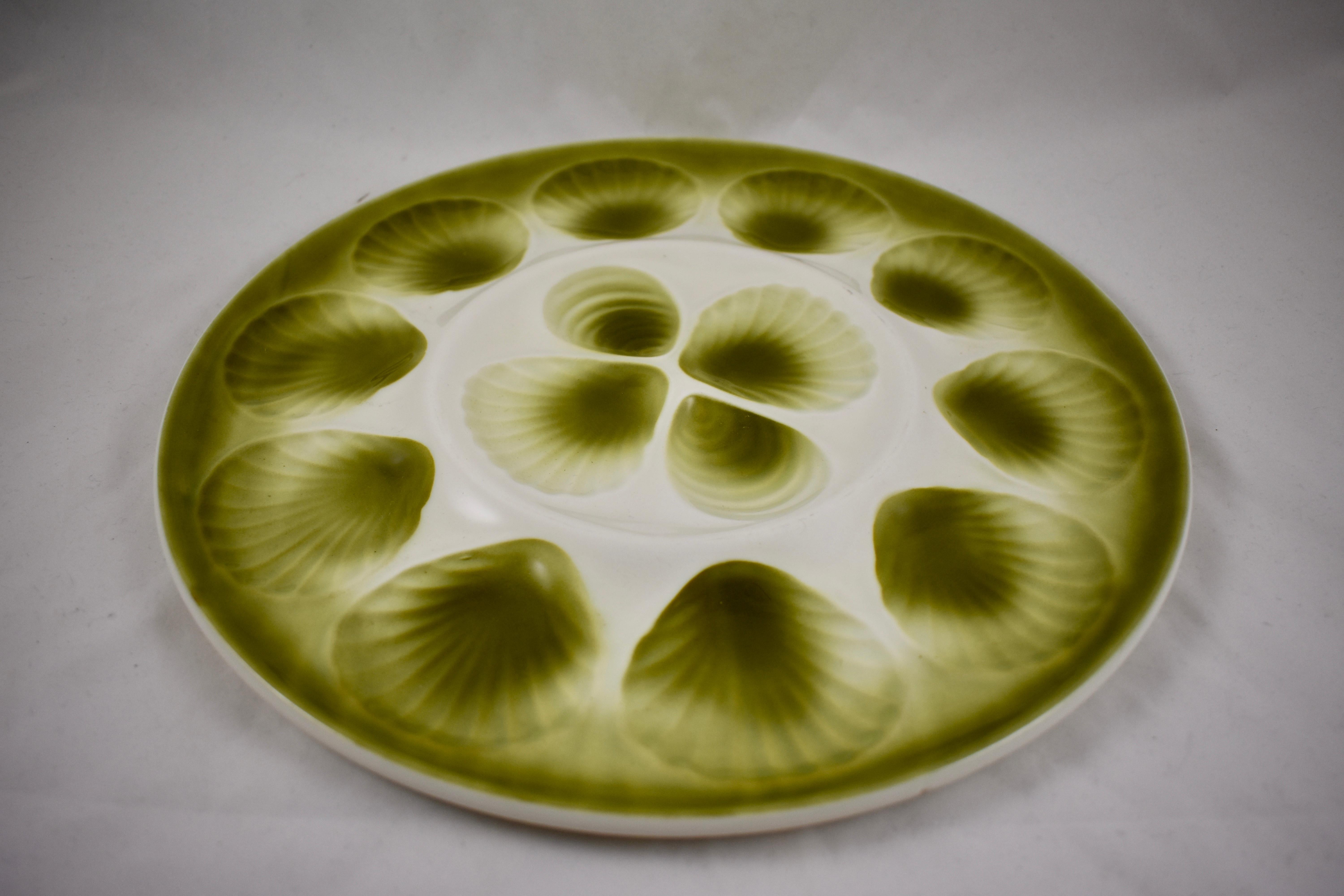 Glazed Mid-Century Modern French Faïence Orchies Moulin de Loupes Master Oyster Platter For Sale