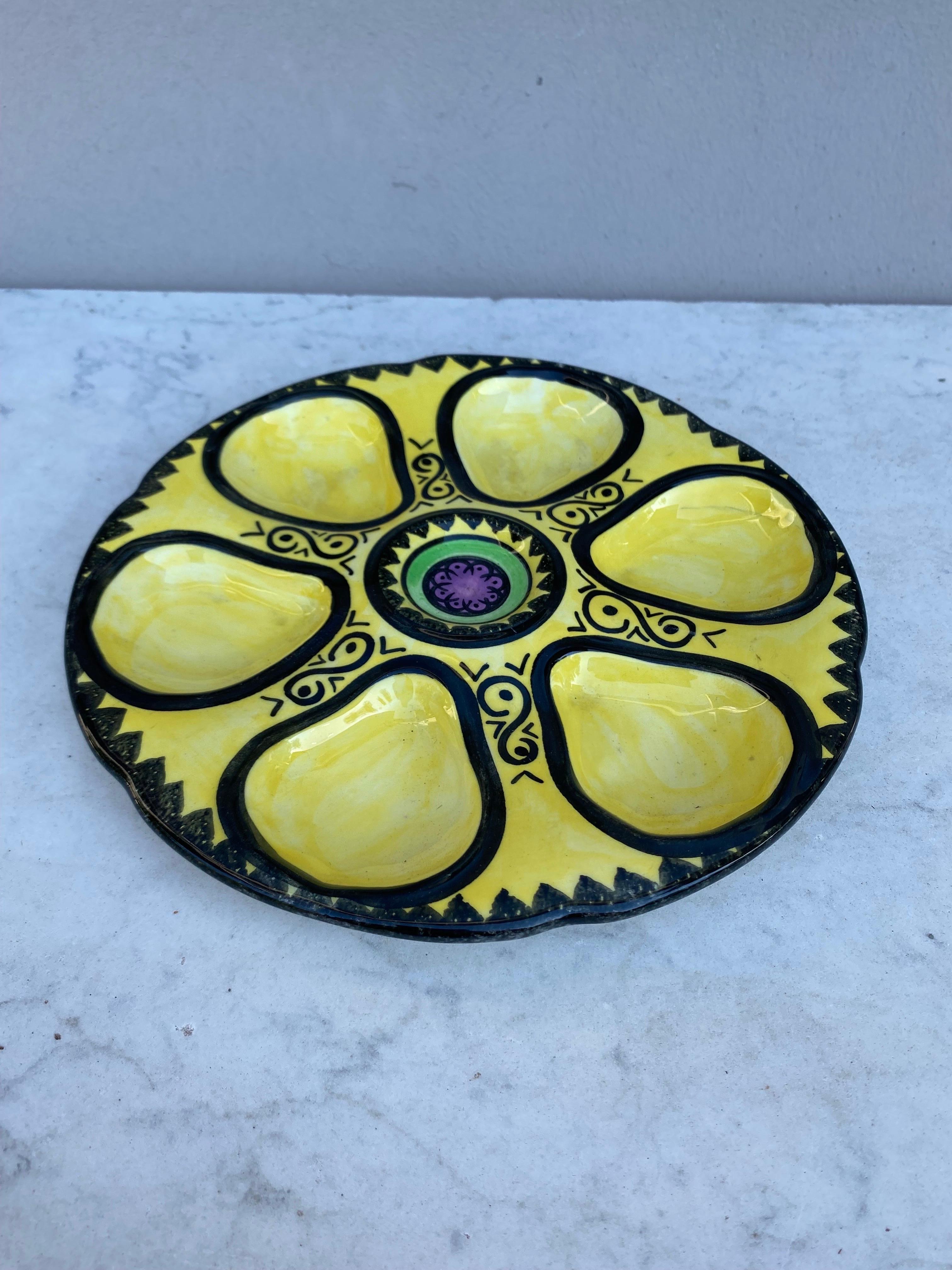 Mid-Century French Faience Oyster Plate Quimper In Good Condition In Austin, TX
