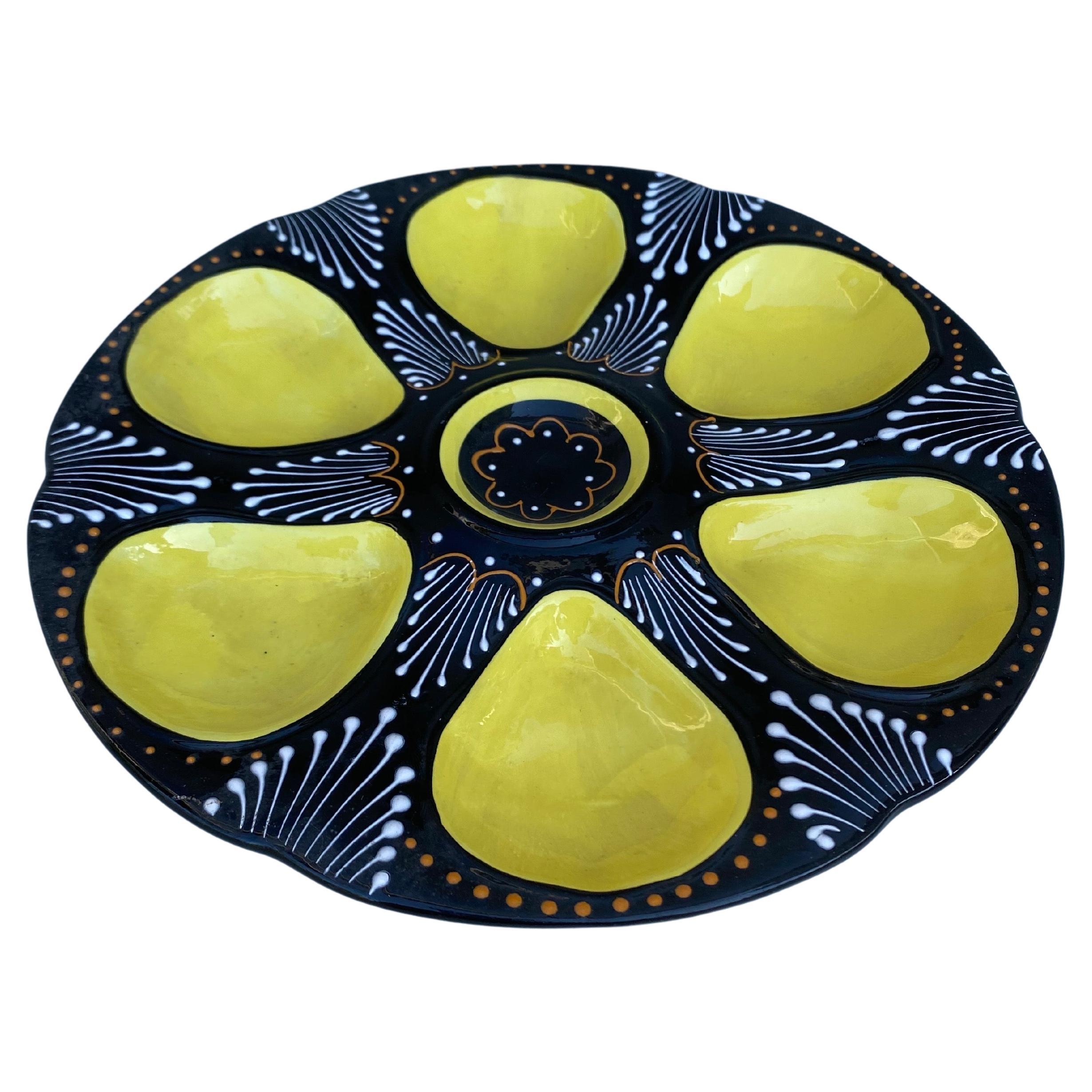 Rustic Mid-Century French Faience Quimper Yellow Oyster Plate For Sale