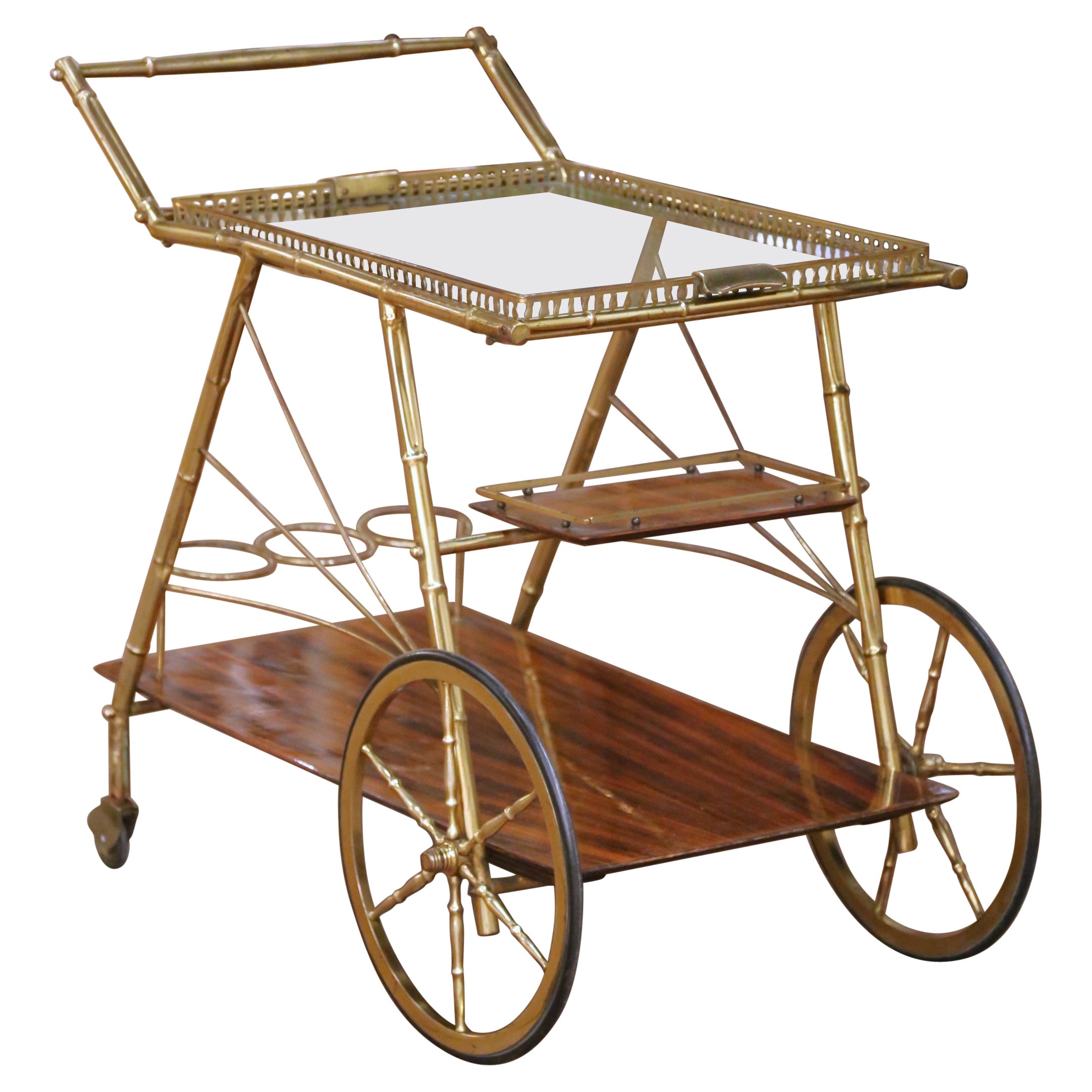 Carrello da bar francese di metà secolo in finto bambù, ottone e mogano con vassoio rimovibile in vendita